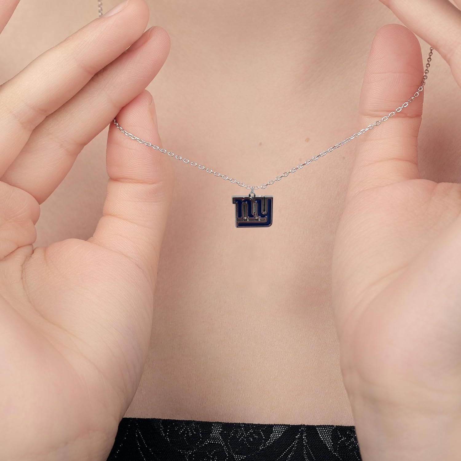 NFL Siskiyou Sports Fan Shop New York Giants Chain Necklace with Small Charm 22 inch Team Color - Image 5