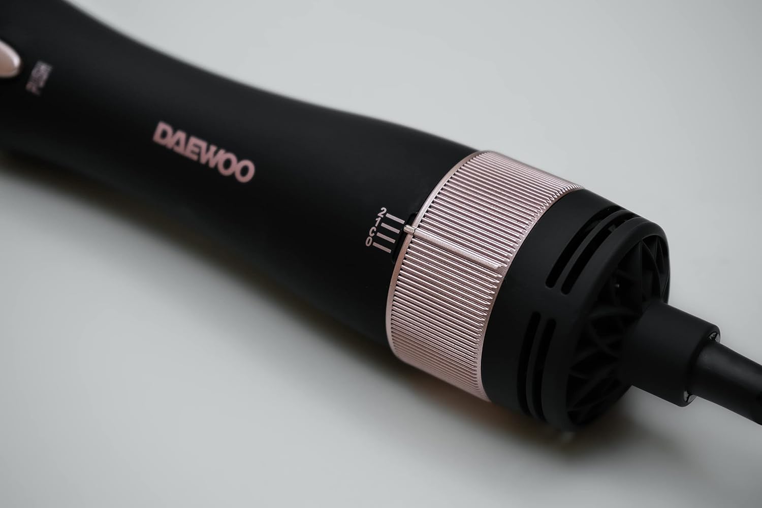 Close-up of the DAEWOO DHC-2058 Hot Air Styler's control dial