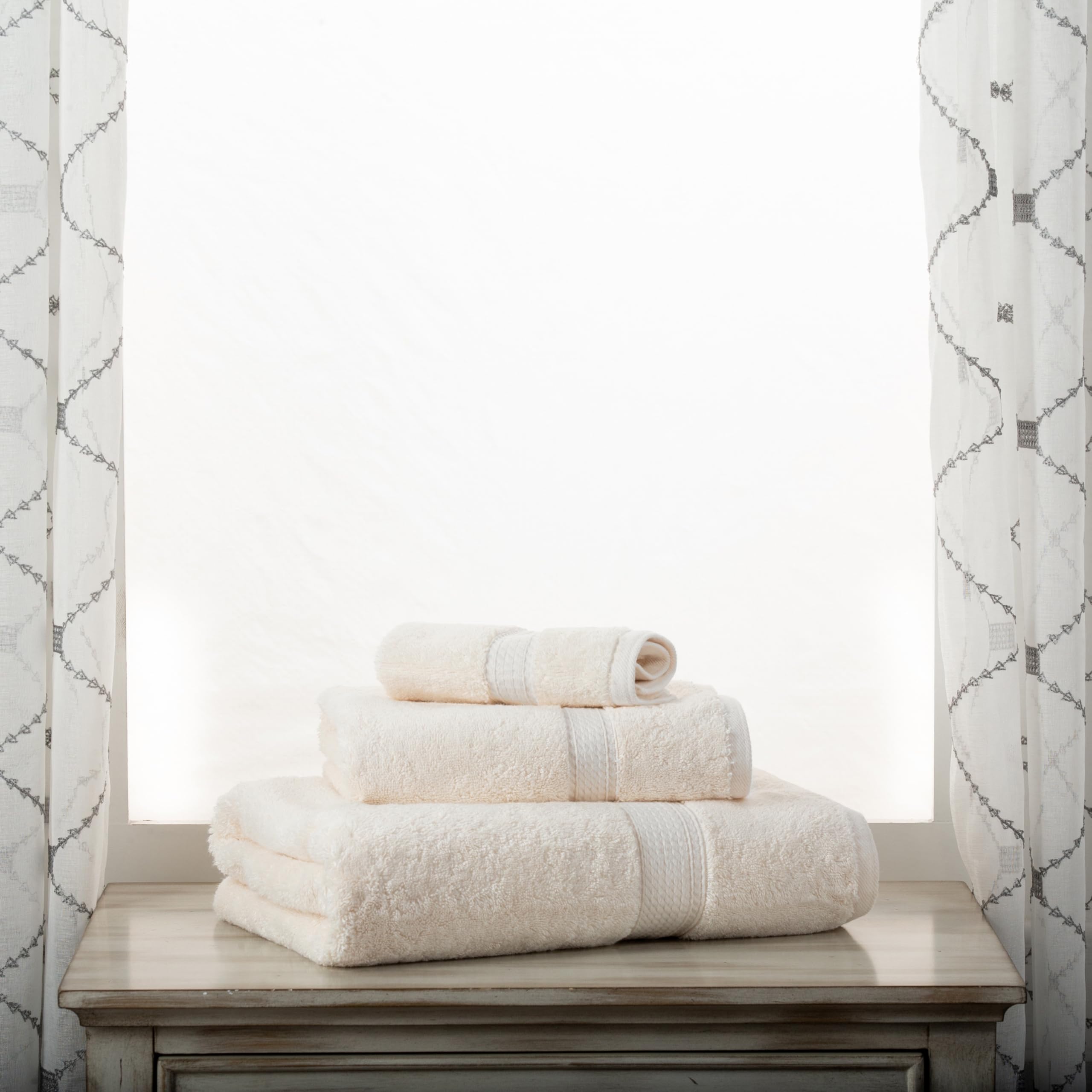 Superior Madison Egyptian Cotton Pile 3 Piece Towel Set, Includes 1 Bath, 1 Hand, 1 Face Towel/Washcloth, Heavyweight, Spa, Resort, Ultra Soft Luxury Towels, Thick Plush Essentials, Cream