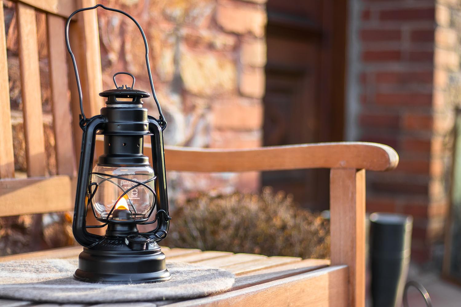FEUERHAND 276 アウトドアランタン Amazon.co.jp: FEUERHAND(フュアーハンド) ランタン 276 ドイツ