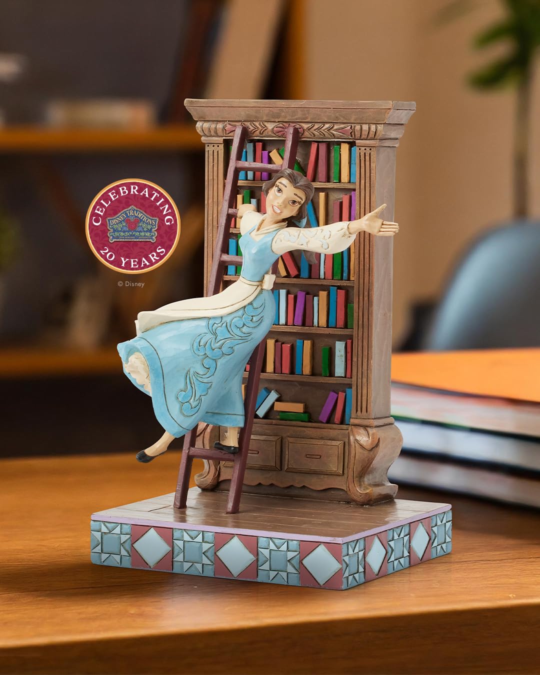 Disney Traditions Figurine Belle avec étagère
