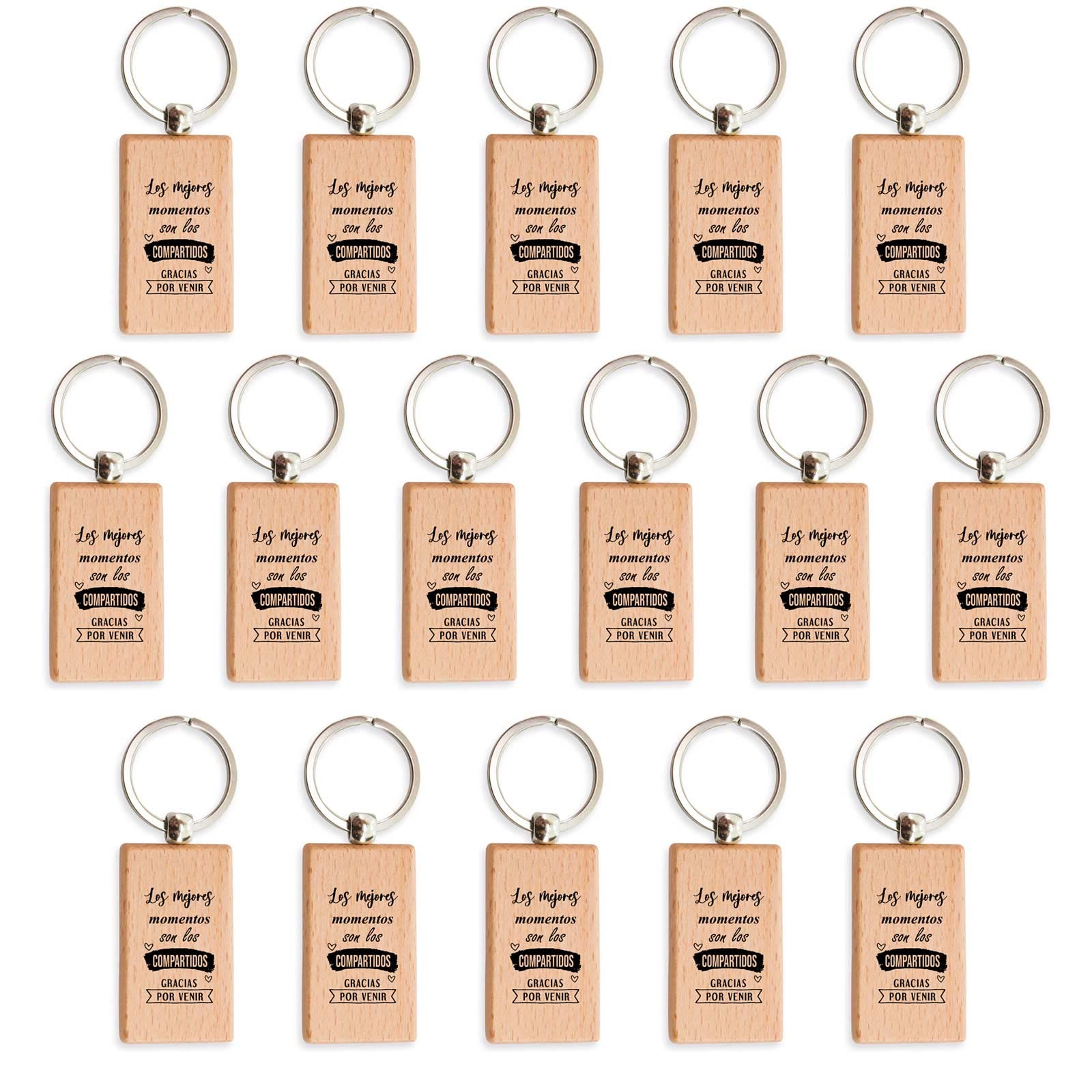 Llavero rectangular de madera "Los mejores momentos son los compartidos". 3 cms x 5,5 cms. Detalle original para invitados a comuniones, bodas, bautizos, cumpleaños.