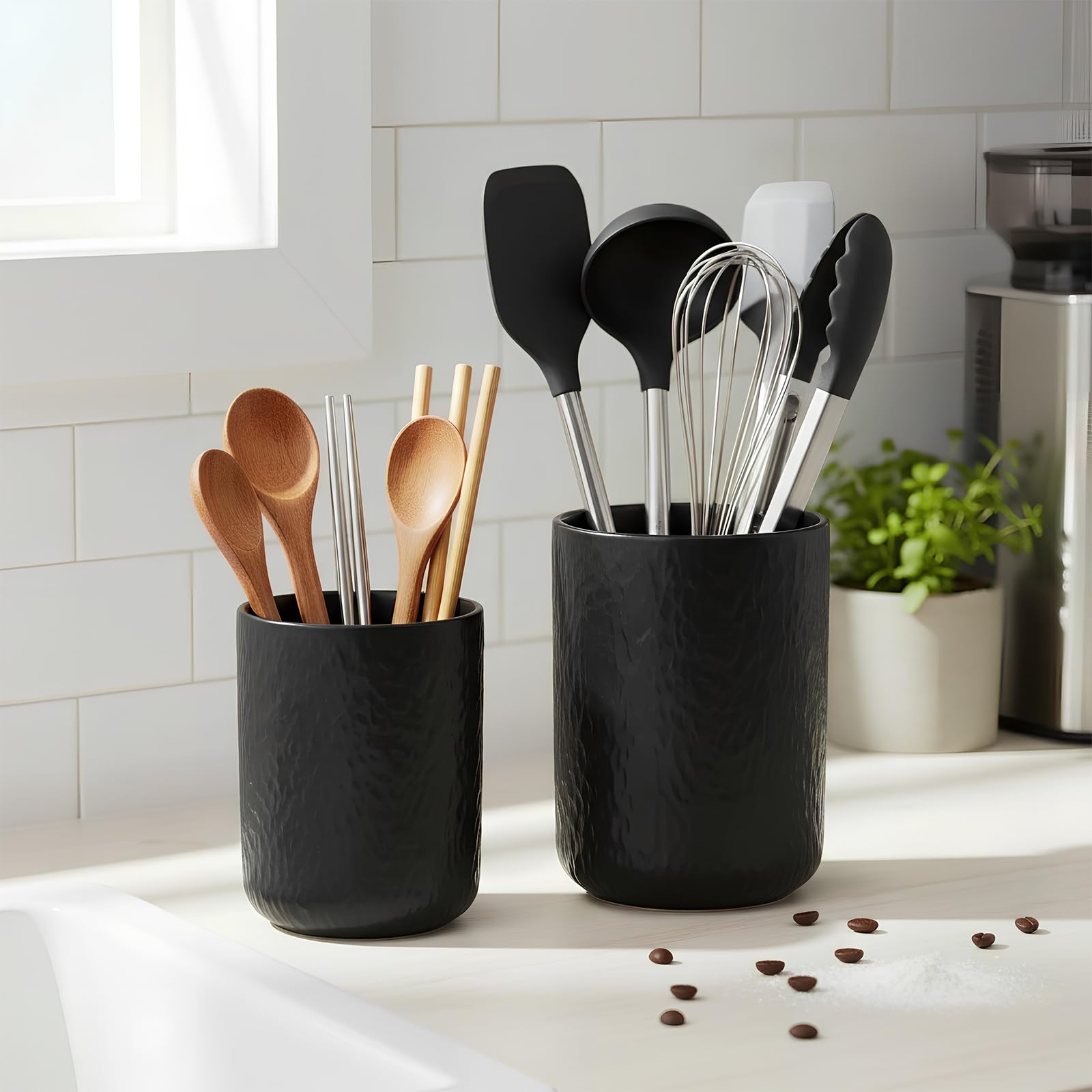 2 Stück Küchenutensilienhalter aus Keramik, Utensilientöpfe Große und Mittlere für Kochutensilien, Löffel, Spatel, Gabeln und Zubehör, Utensilienhalter Küche für Küchentheke (Nero1)