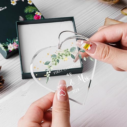 Miniatura 5 de Regalos de boda para parejas, adornos de Navidad para colgar en el árbol, decoración para recién casados, Navidad, 2023, nuestra primera Navidad