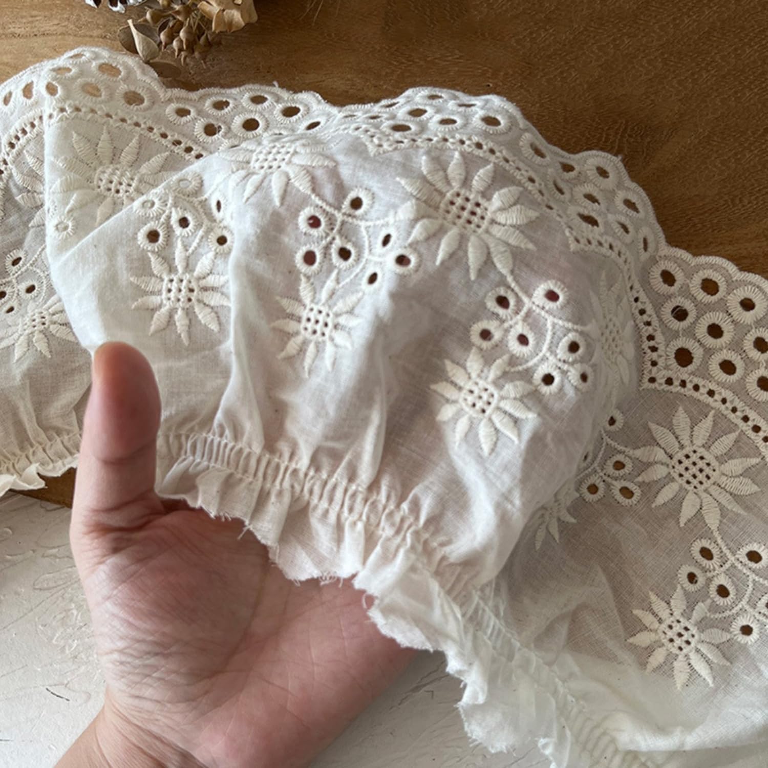 Eyelet Cotton Lace Trim Beige Embroidery Flower Ruffle Ribbon Pleated Edge Trim for Cuffs Skirt Dress Sewing DIY Material, 196.85 inch Length