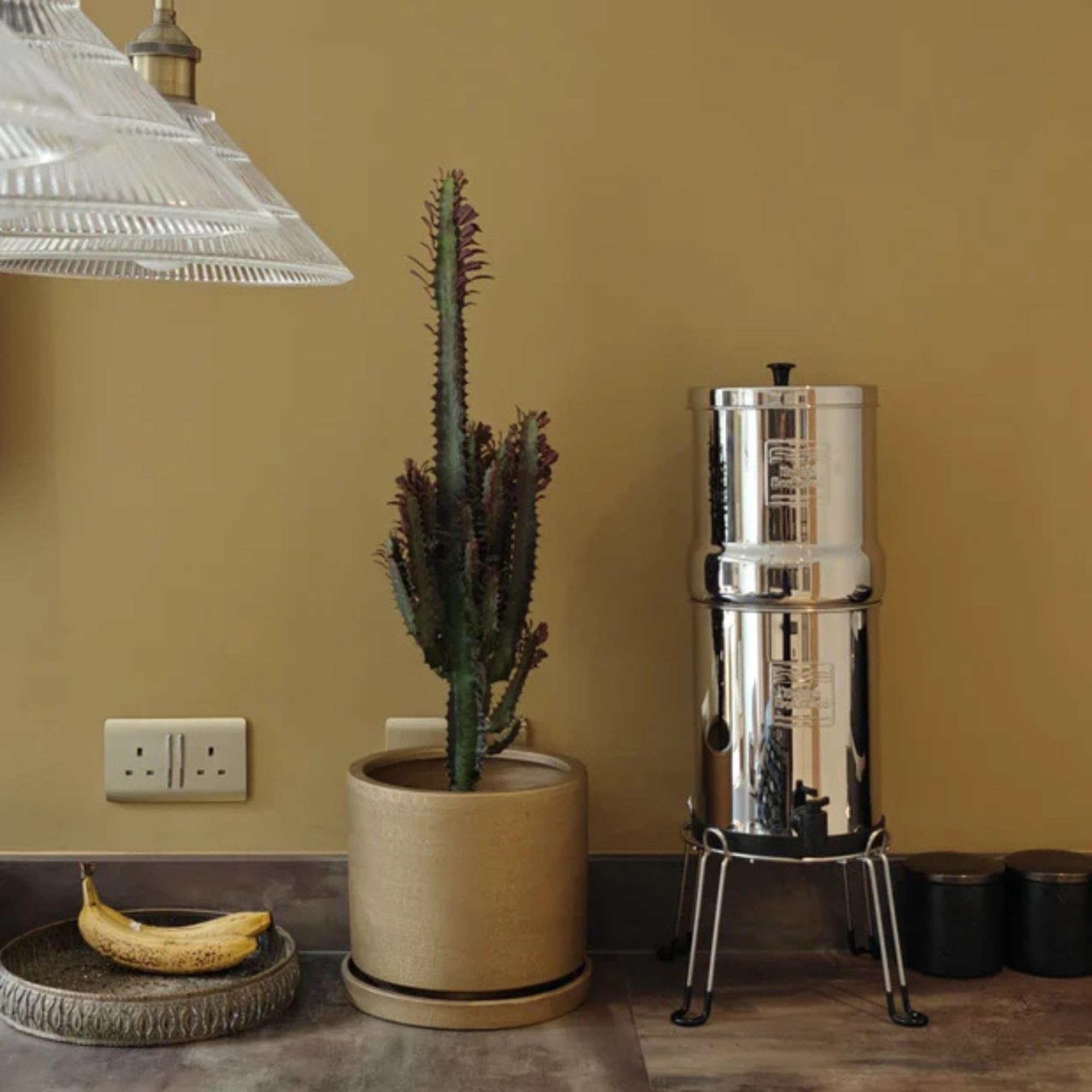 British Berkefeld Sistema De Filtro De Agua Por Gravedad De Acero Inoxidable De 6 Litros | Incl. 2 cartuchos Ultra Sterasyl | Agua limpia con un sabor excelente |No requiere electricidad ni fontanería