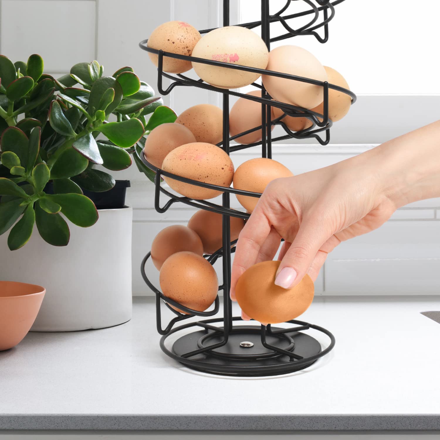 Joeji's Kitchen Rastrelliera Portauova con base antiscivolo - Porta uova per oltre 3 dozzine di uova - Contenitore per Uova Spirale - Negro
