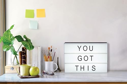 Miniatura 5 de Melannco Letrero LED intercambiable con almacenamiento de cartas, 105 letras y símbolos, uso con USB (incluido) o baterías (no incluidas)