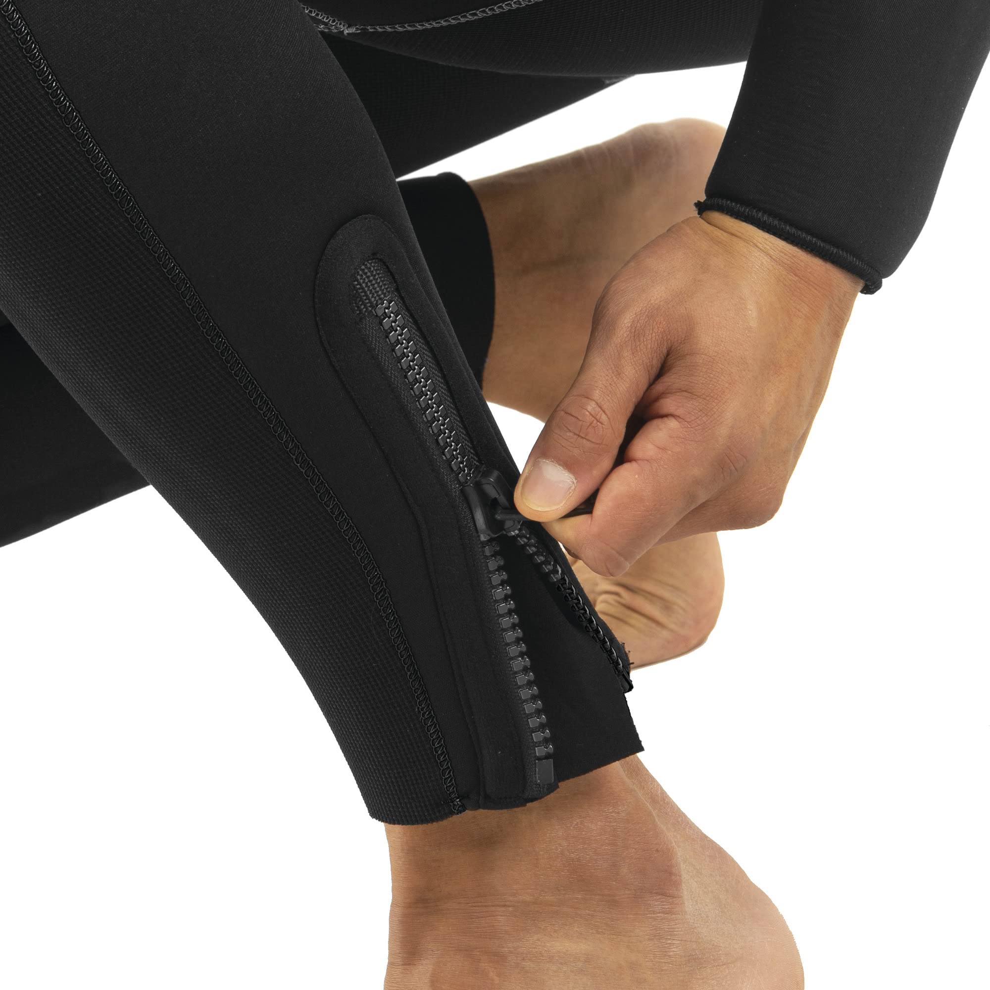 Seac Club Man, muta in neoprene da 5 mm con cappuccio integrato, protezioni in Powertex nelle spalle, ginocchiere e fondoschiena