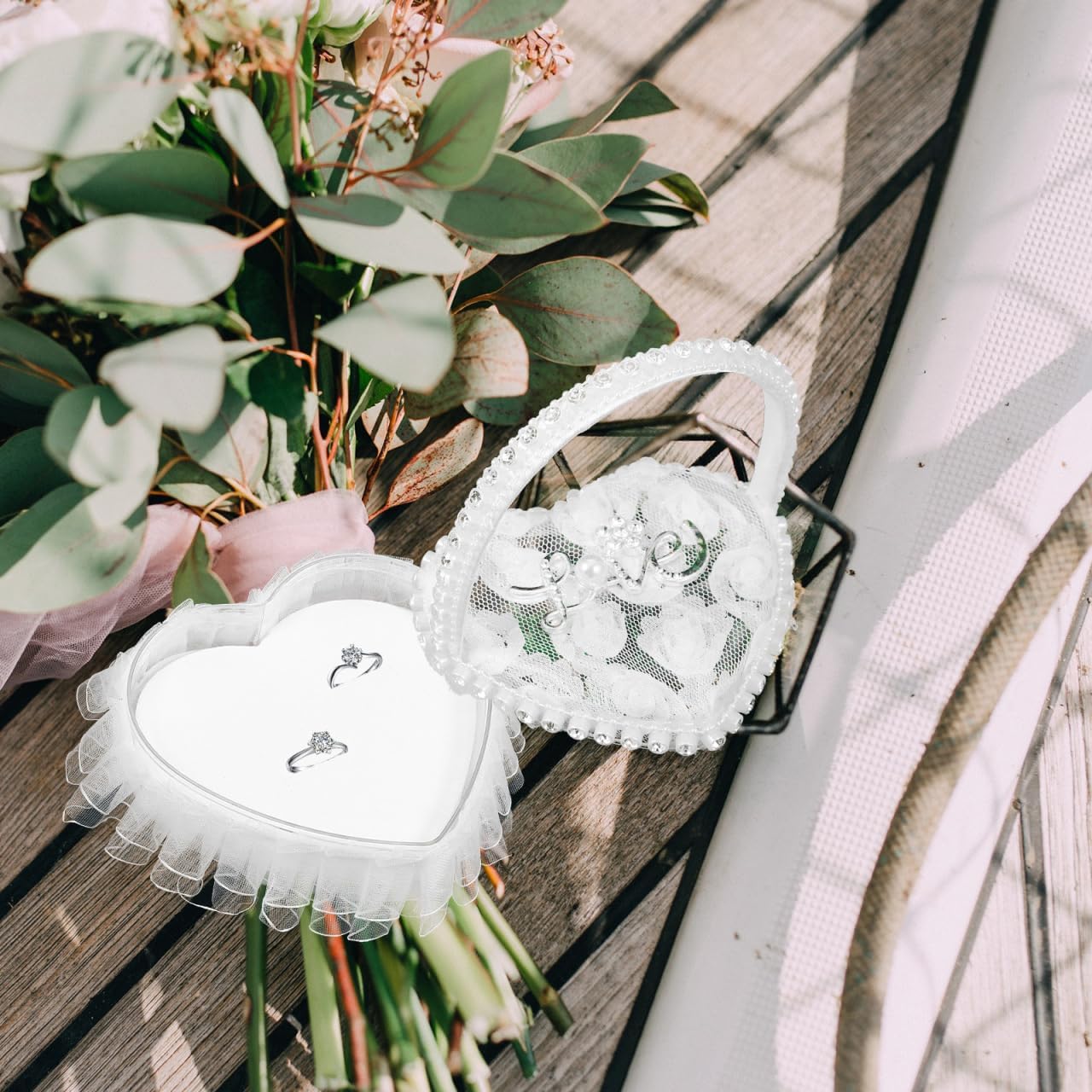 Amosfun Heart Shape Lace Ring Pillow with Handle - Engagement Ring Pillow for Wedding Ceremony - Earrings and Necklaces Small Portable Display Box