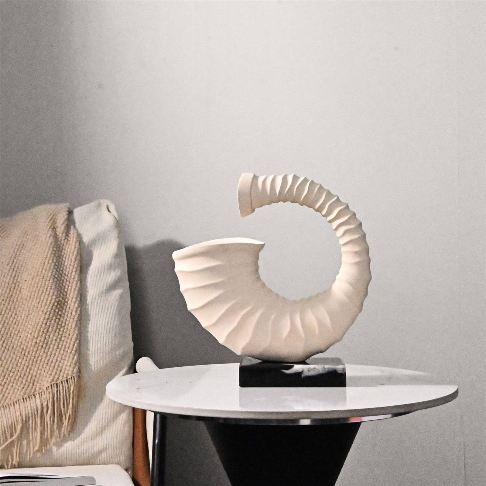 Obra de Arte Exquisite Crafts Artworks Creative and Personalized Resin Sculptures and Ornaments Estatua