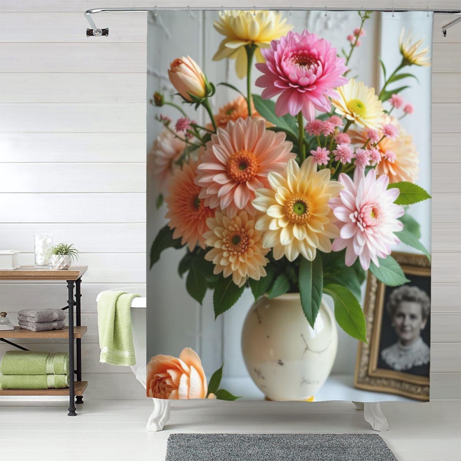 Rideaux de douche en tissu floral pour une salle de bain esprit ferme colorée