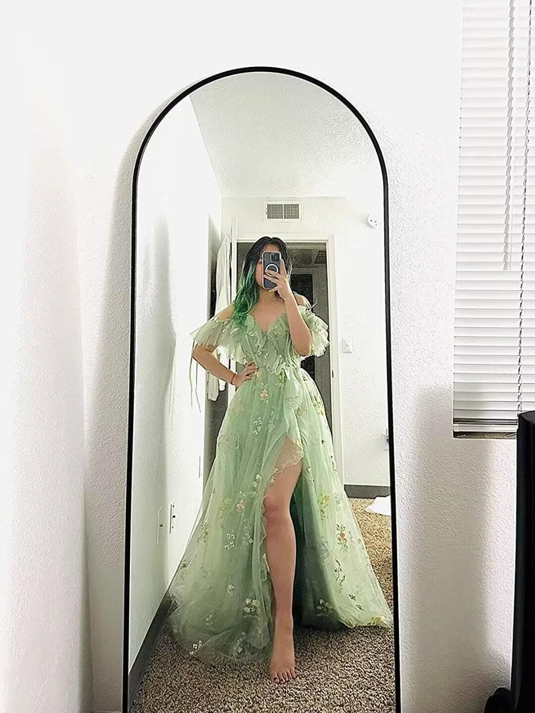 Women's Flower Embroidery Tulle Prom Dresses Spaghetti Straps Long Formal Evening Gowns 2026