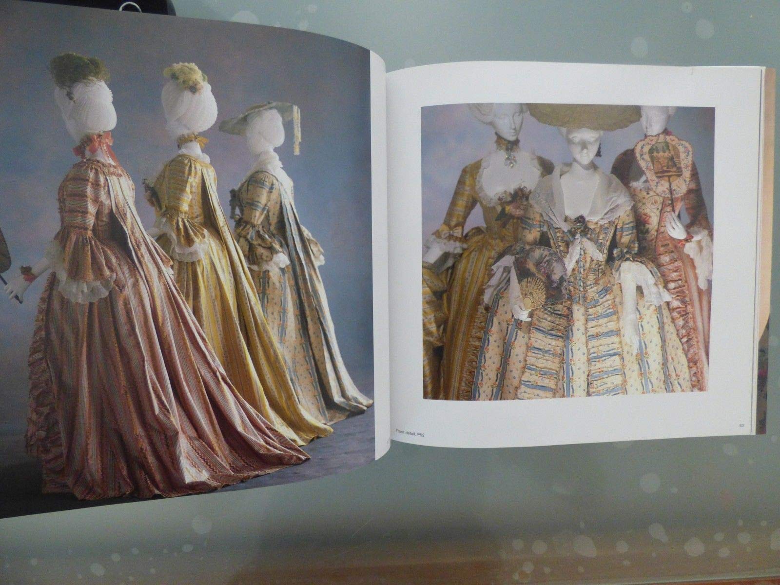 La Mode En France 1715-1815: De Louis XV a Napolean I