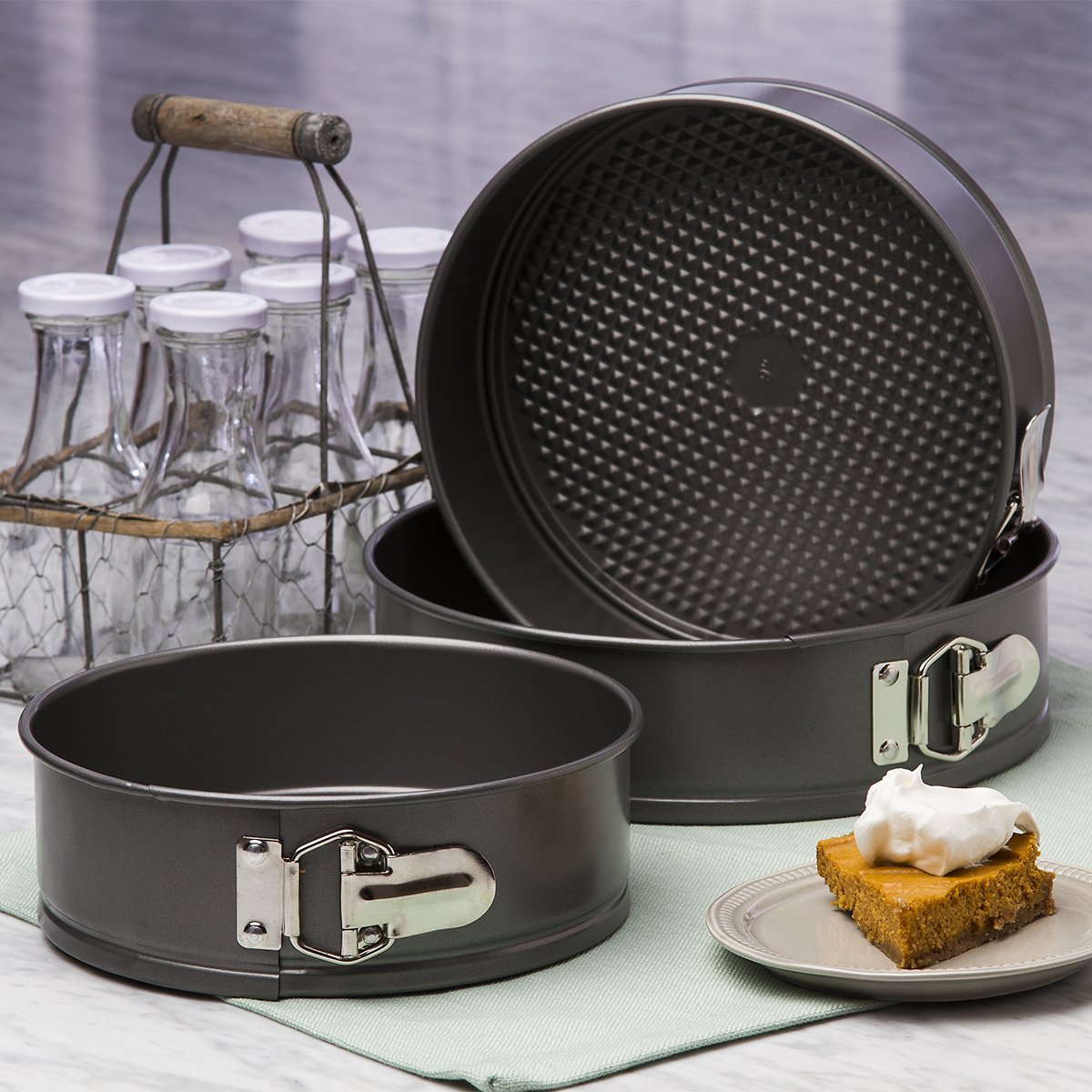 Ecolution Bakeins 3-teiliges Springform-Set, Grau, 20,3 cm, 22,9 cm und 25,4 cm