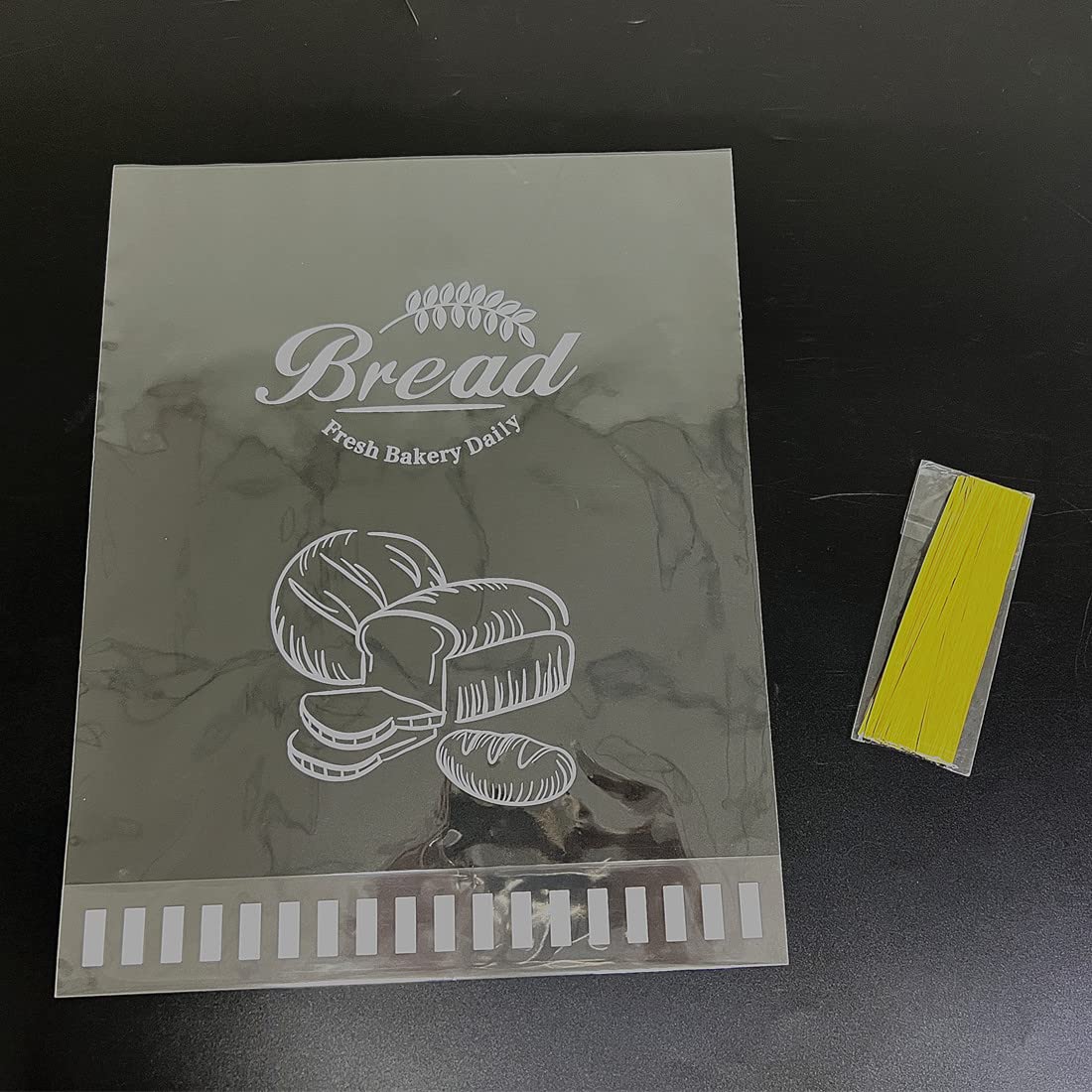 Lesibag 100Pcs 11"x 14" Bottom Gusset Bread Loaf Bags with Ties, Clear Printed Cello Cellophane Bags for Homemade Bread or Bakery