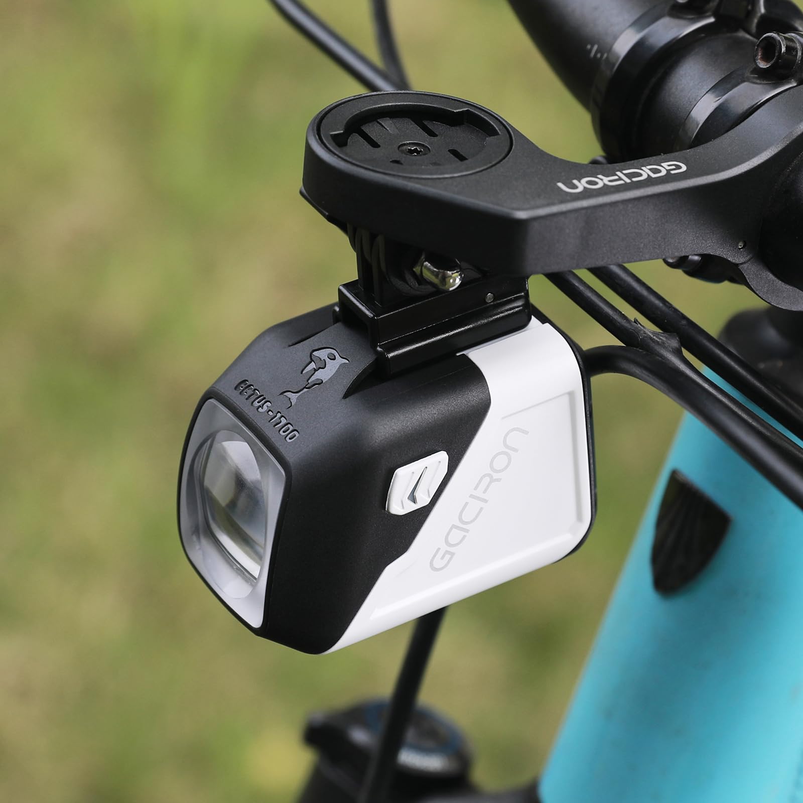 Gacirón Luz bicicleta delantera CETUS-1700,Diseño óptico con Haz Alto y Haz bajo,Luz bicicleta de aluminio aerodinámico y control remoto inalámbrico,Faro de bicicleta de 4200 mAh con 6 modos de brillo