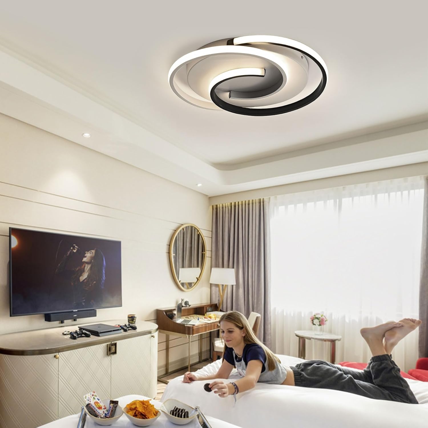 Lustră cu telecomandă și funcție de dimare