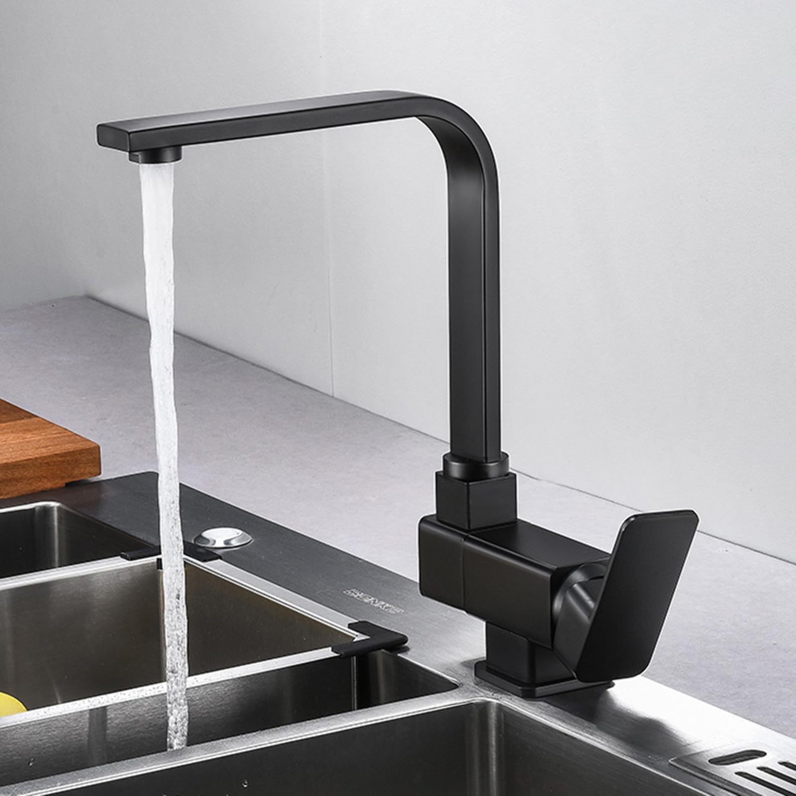 Mitigeur d'évier noir pliable de cuisine au design épuré et durable