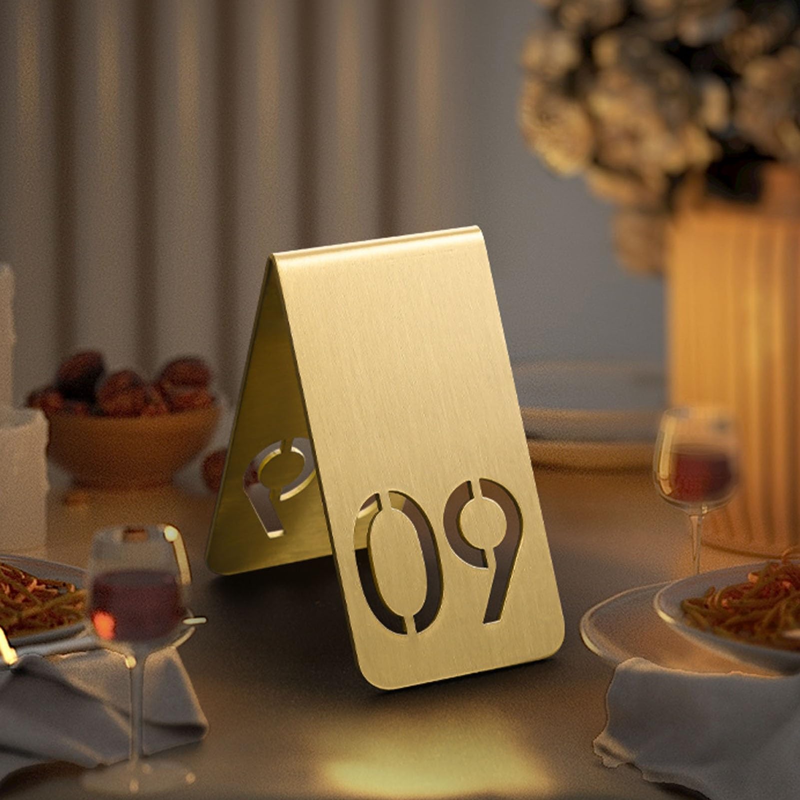 Juego de números de mesa, tarjetas de posición de placa de latón, soportes de números de recepción estilo tienda de campaña de doble cara para bodas, restaurantes y cafeterías