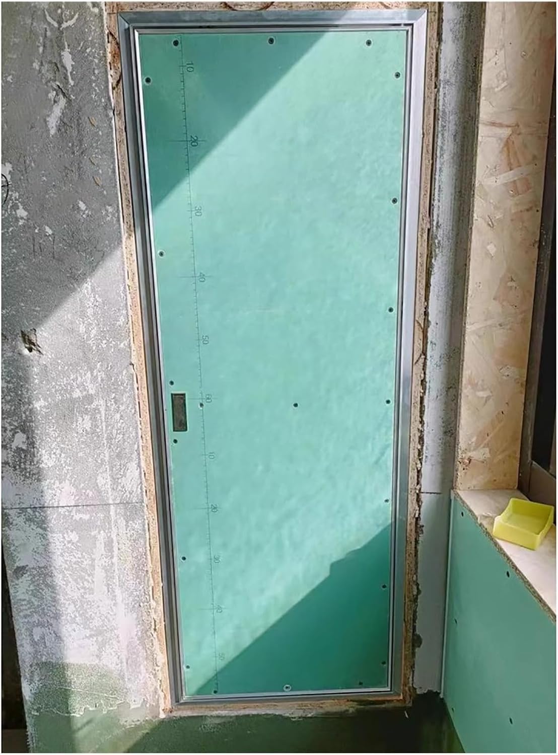 Panneau d'accès blanc en plâtre pour cloison sèche et plafond de grenier