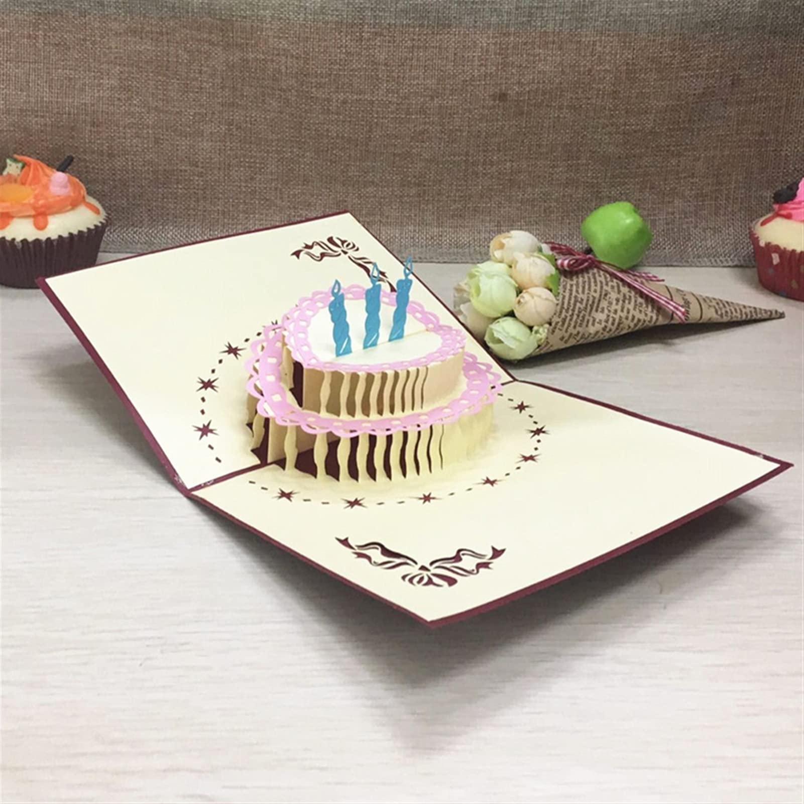 Carte de voeux Gâteau d'anniversaire 3D Pop Up Pop Up Laser Cut Coup de post Cartes-cadeaux de salutation Kraft Kirigami Blank avec enveloppe Cadeaux d'anniversaire 50pcs carte de remerciement
