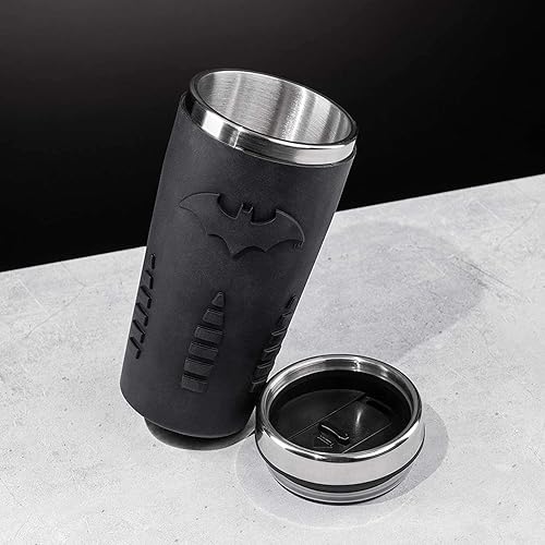 Miniatura 4 de Paladone PP4380BM - Taza de viaje con diseño de Batman (capacidad de 15.2fl oz, a prueba de derrames, color negro, 3.5 x 3.5 x 7.1in)