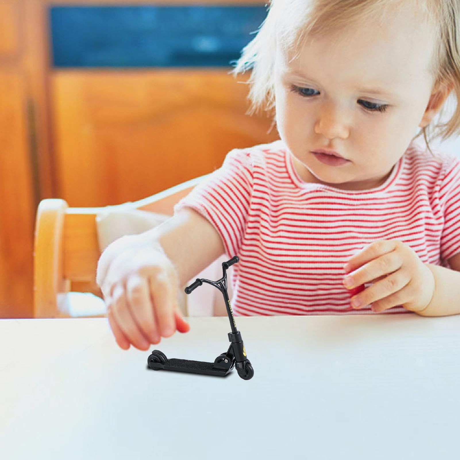 Finger Scooter - Mini Planche à Doigts Pliable, Jouet Cascadeur Pour Faire Des Figures Partout