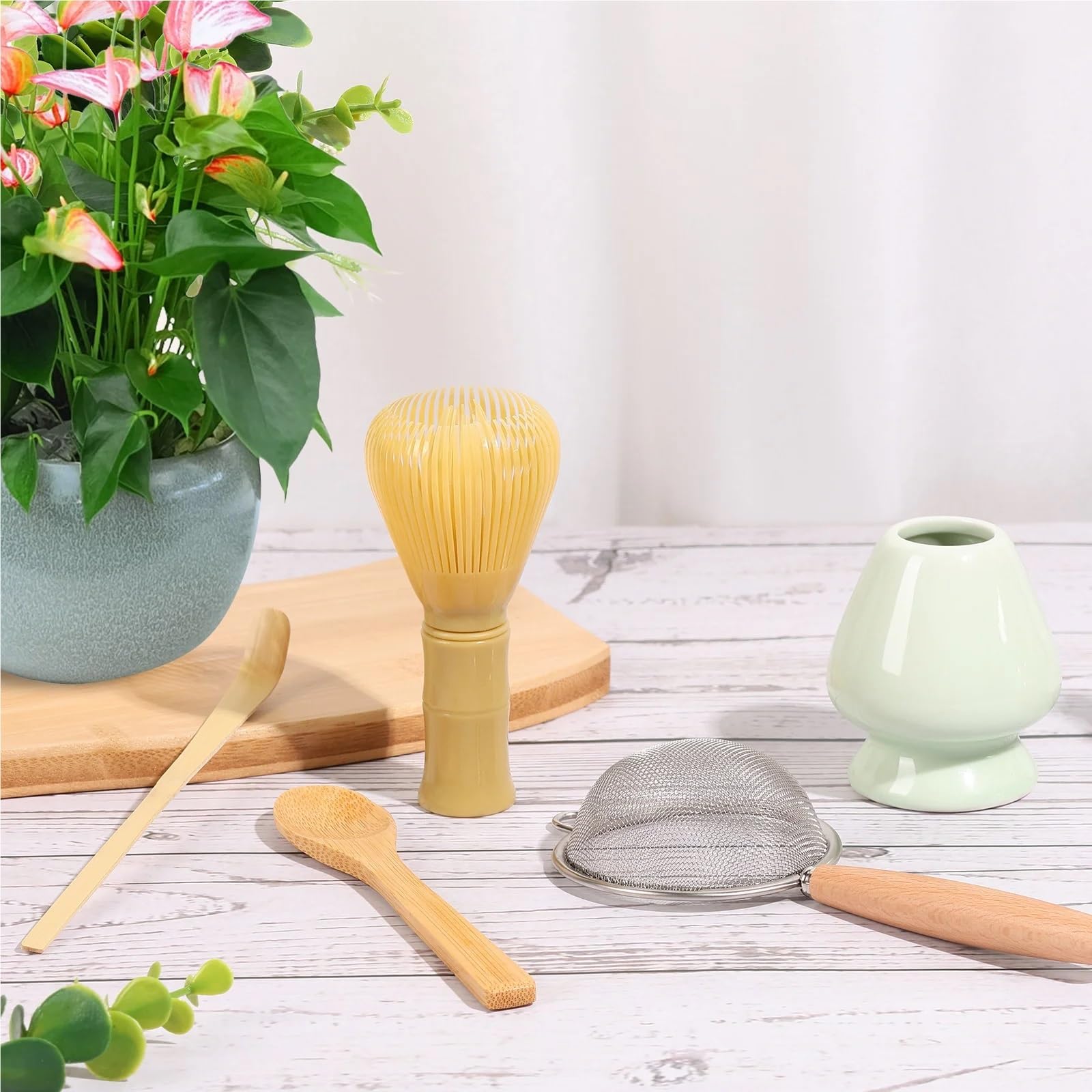 Juego de 5 batidores de matcha. Práctico juego de matcha. Incluye soporte for batidor, batidor de matcha, colador, cuchara for té y cuchara for té. Preparación de matcha. Juego de Té Matcha