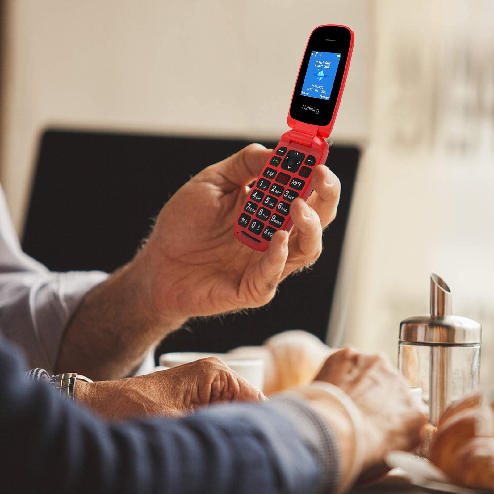 USHINING GSM Telefono Cellulare per Anziani, Telefono Cellulare a Conchiglia con Tasti Grandi Funzione SOS, Cellulare per Anziani Facile da Usare - Rosso