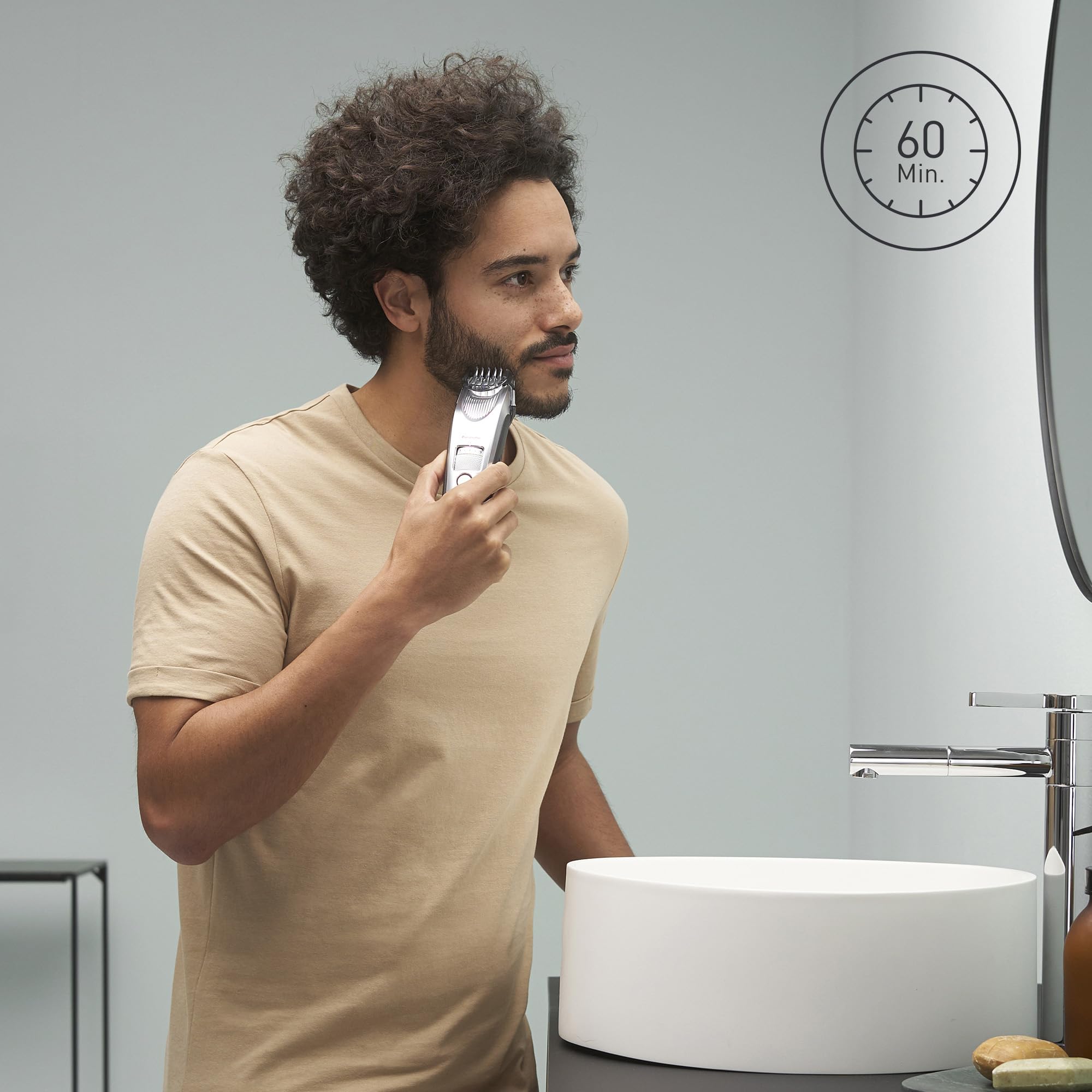 Panasonic ER-SB60-S803 Bartschneider für Männer, tragbare, wasserdichte Haarschneidemaschine, 20 Längen, 2 Aufsätze, Präzisions-Trimmer, kabelloser & kabelgebundener Betrieb, Ladestation, Silber