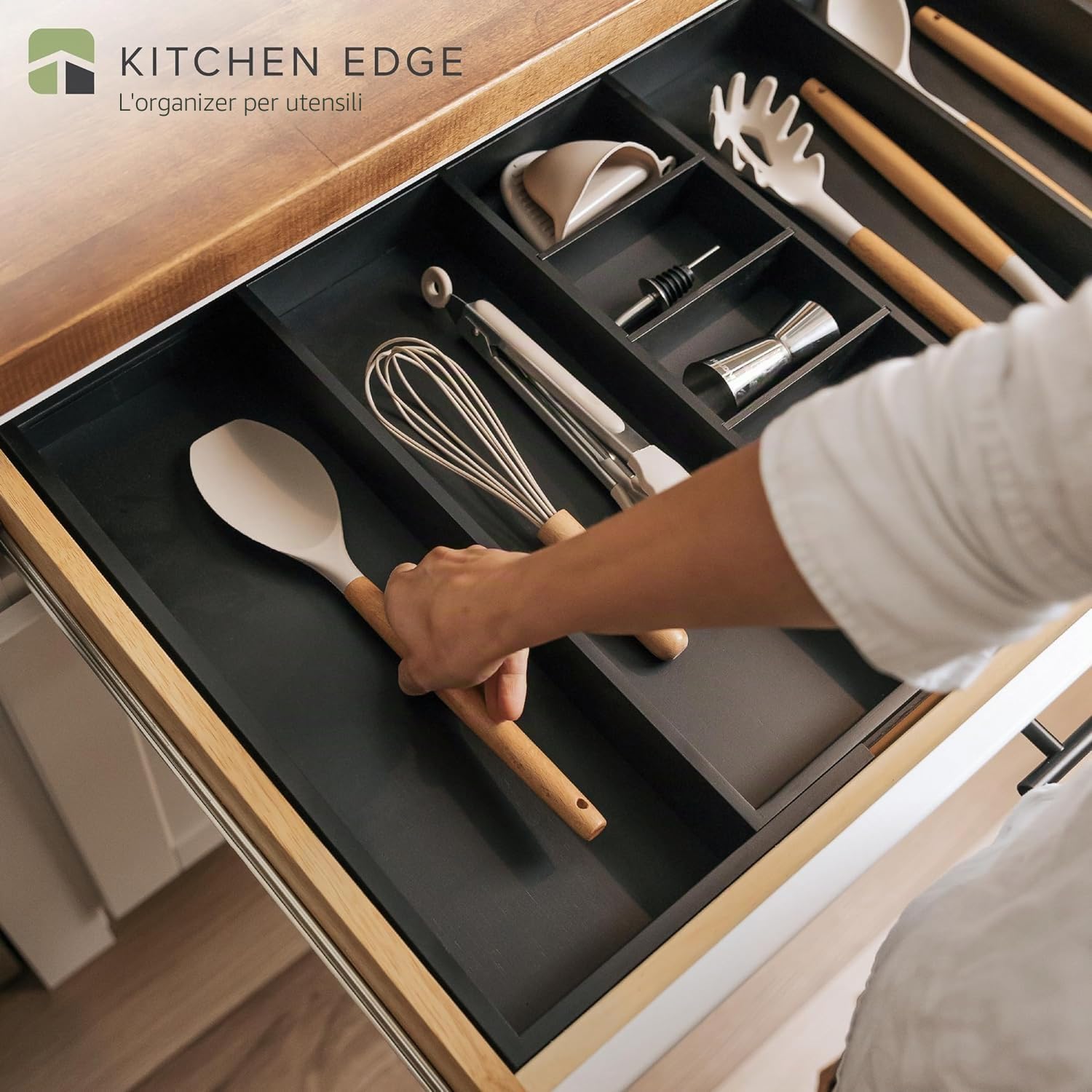 KitchenEdge Organizer regolabile per cassetti da cucina per utensili e gadget, 100% bambù (Da 46 cm a 84 cm di larghezza, Nero)