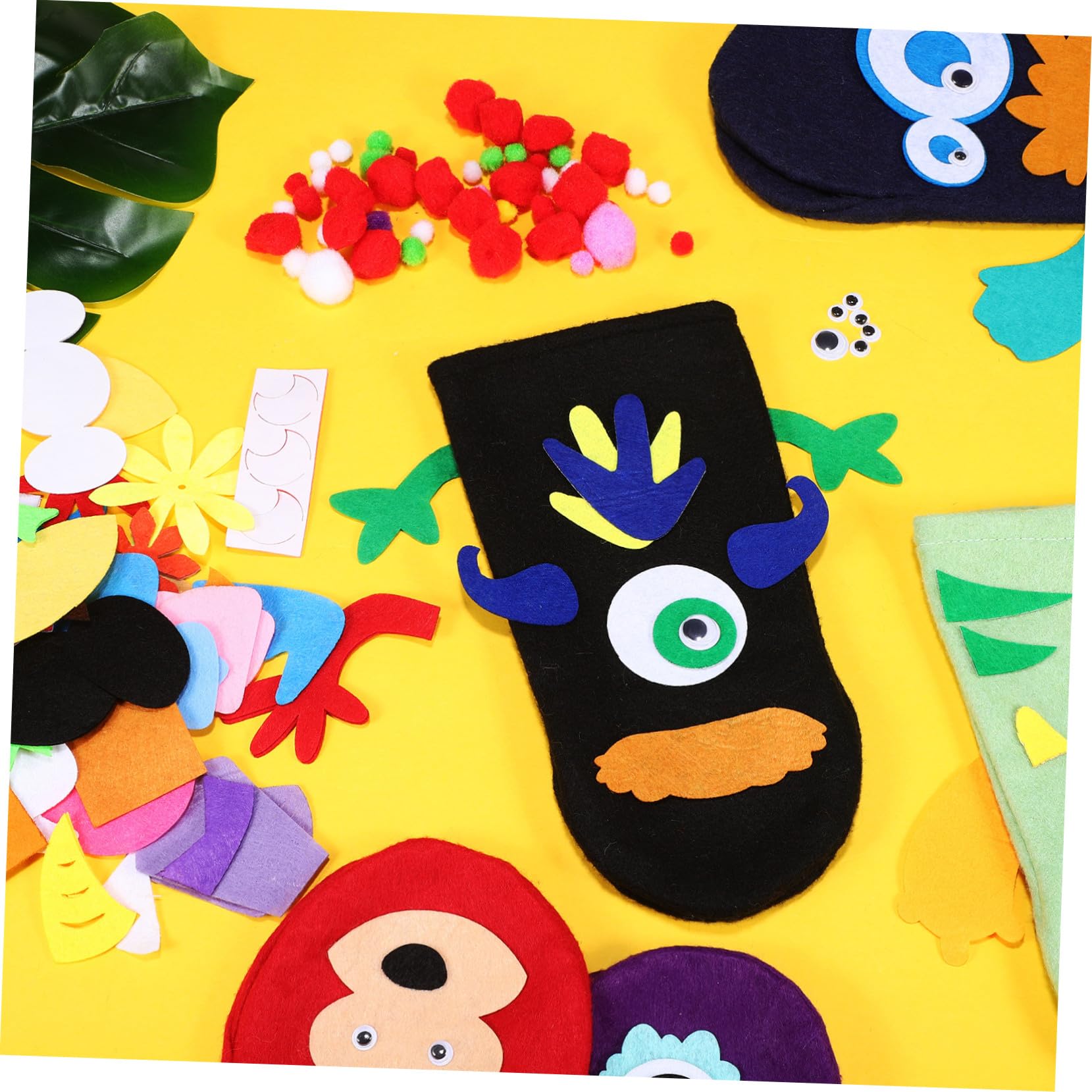 SOIMISS Kit la Creazione di Burattini in Feltro Design Vibrante e Motivo Adorabile, Facile da Usare di Finissima Fattura, per Feste e Giochi di Ruolo