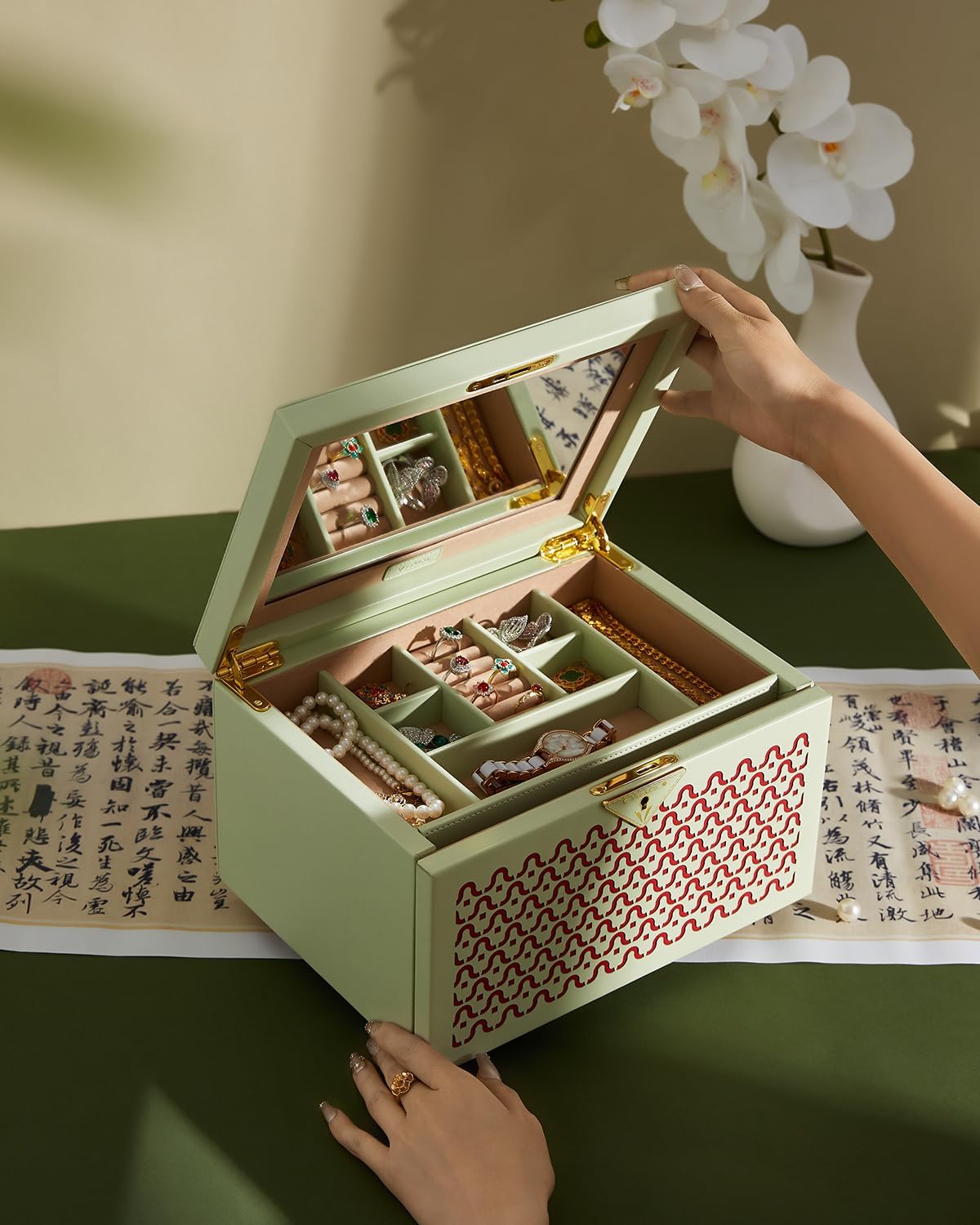 Vee Jewelry Box,Jewelry Storage Box,Jewelry Organizer,Gift Idea for Bracelets/Gold Jewelry/Necklaces(Green) - Image 7