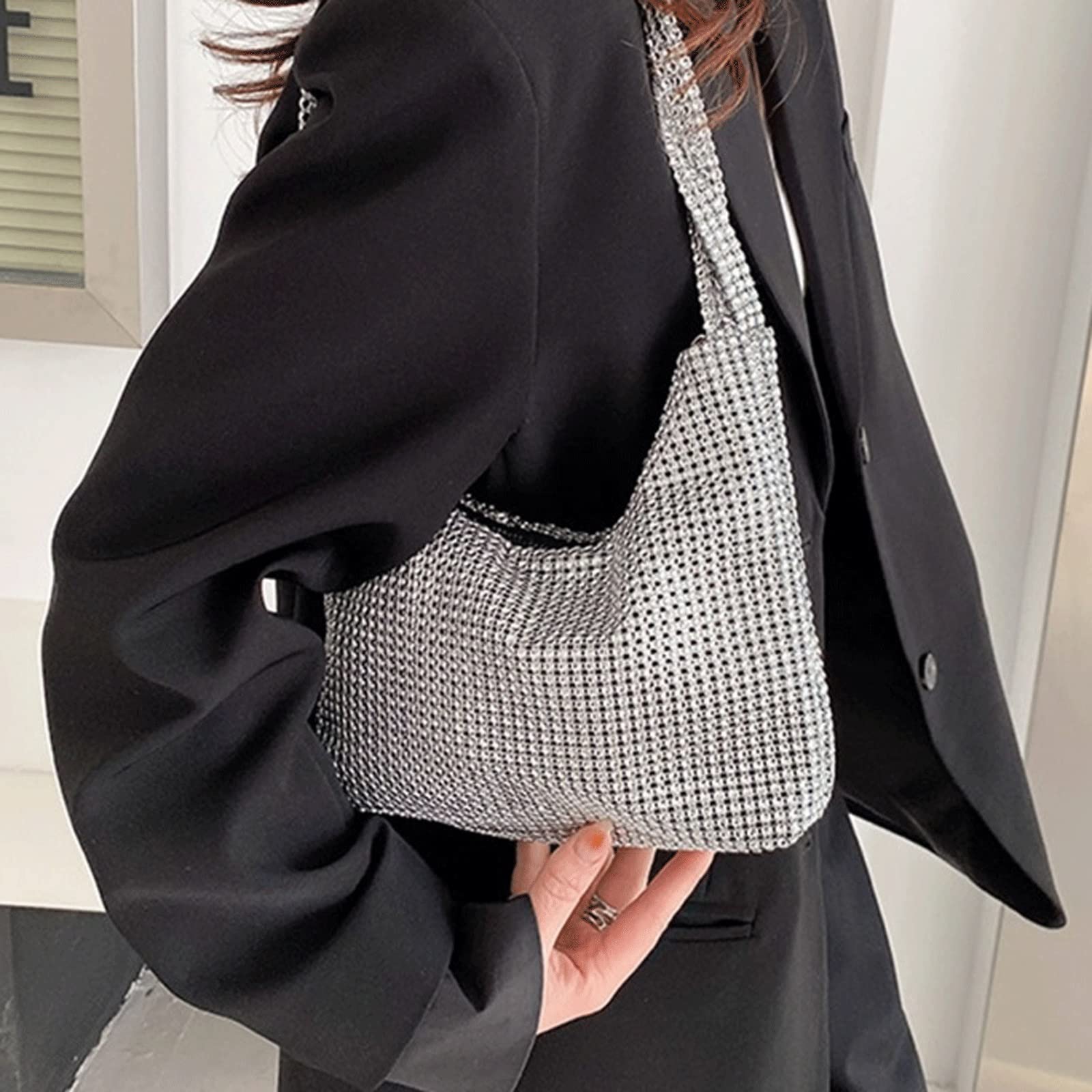 美品　人気ショルダーバッグ　STONE  2025年最新】STONE ISLAND ショルダーバッグの人気アイテム