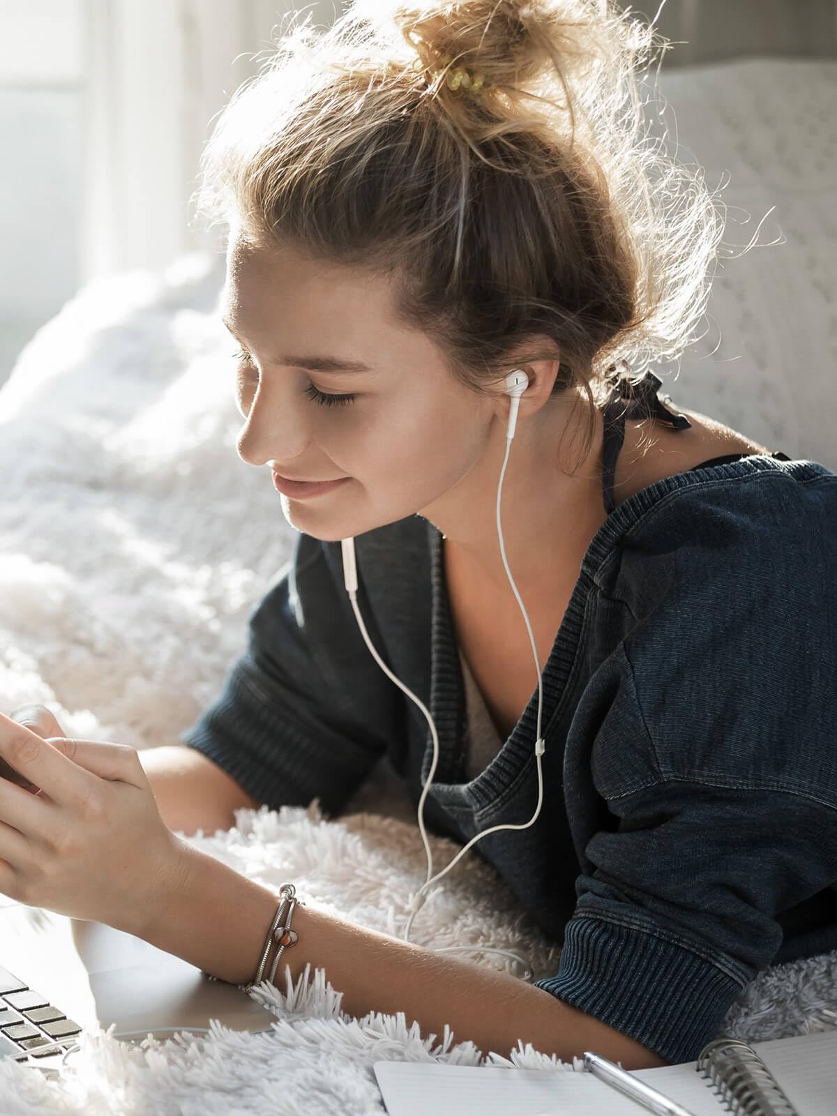 ANKA In Ear Headphones Wired Earphones Built-in Microphone and Volume Control Earbuds,Headphones Compatible with Phone 14/13/12/11/SE/XR/XS/8/7 White 1Pack — view 6