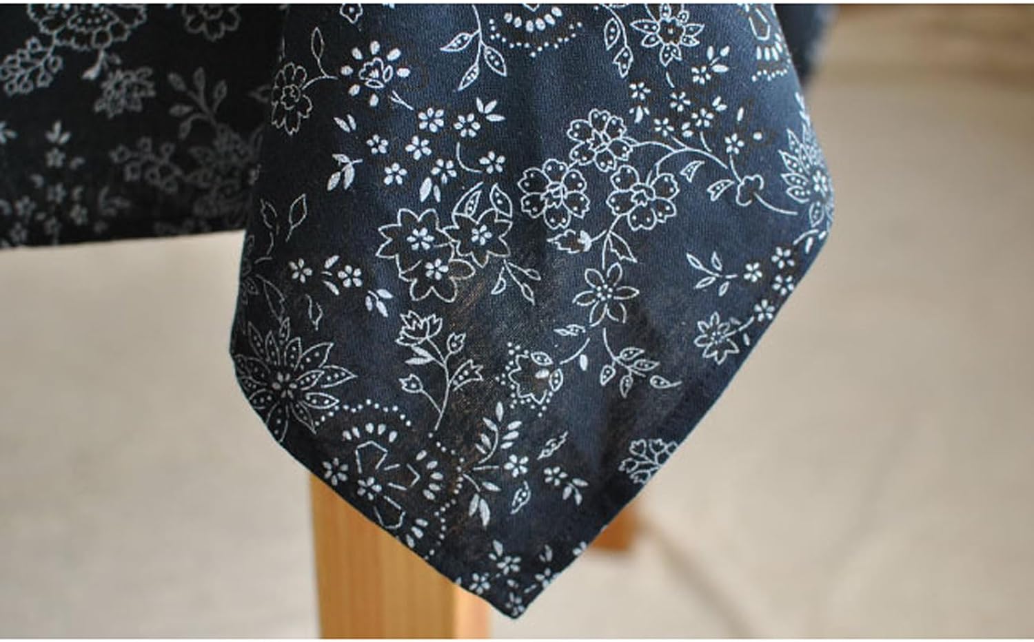 Tablecloth Tea Ceremony Cloth Café Table Towel Household Dust Cover,90 * 90cm