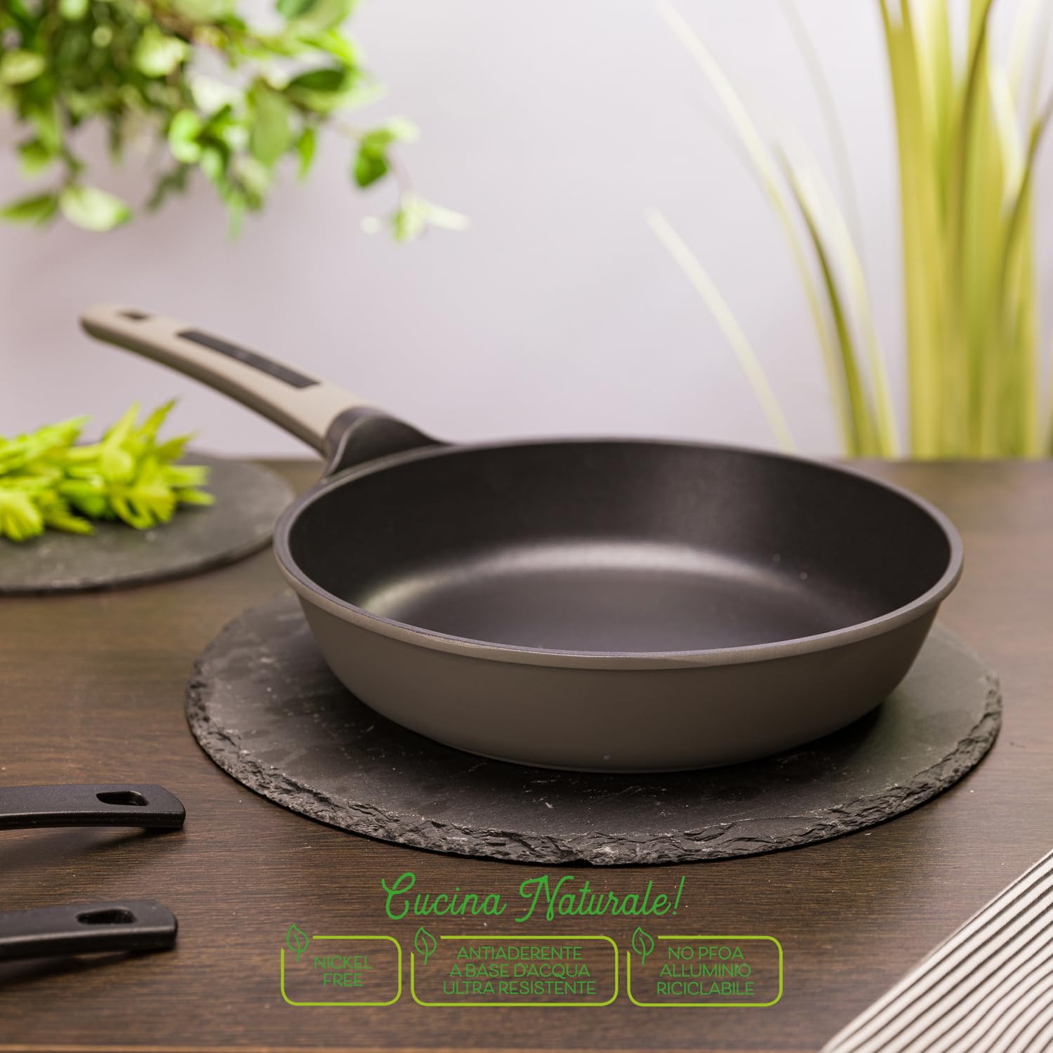 Tegame Antiaderente KASANOVA 28cm - Per Induzione, Con Coperchio