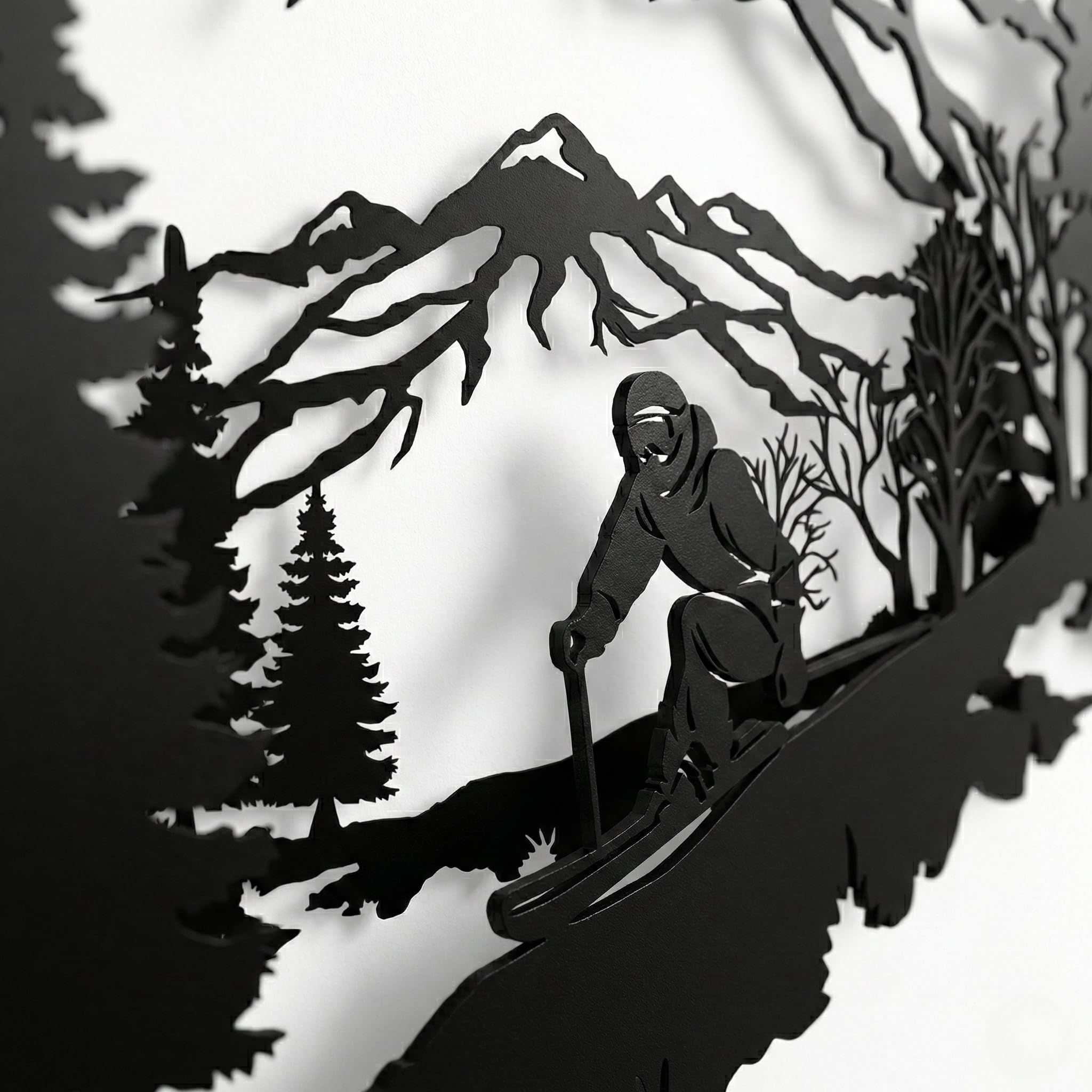 Dekadron Wandkunst, Skifahrer, Metall, Wandkunst, Berge und Bäume, Wanddekoration, Geschenk für Skiliebhaber (60 x 38 cm)