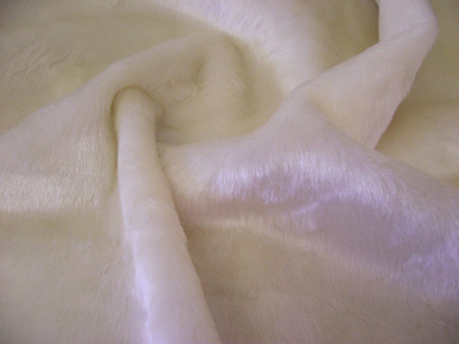 Short Plush Care Bear Faux Fur Fabric - LT Cream, 1Mtr - 150cmx100cm