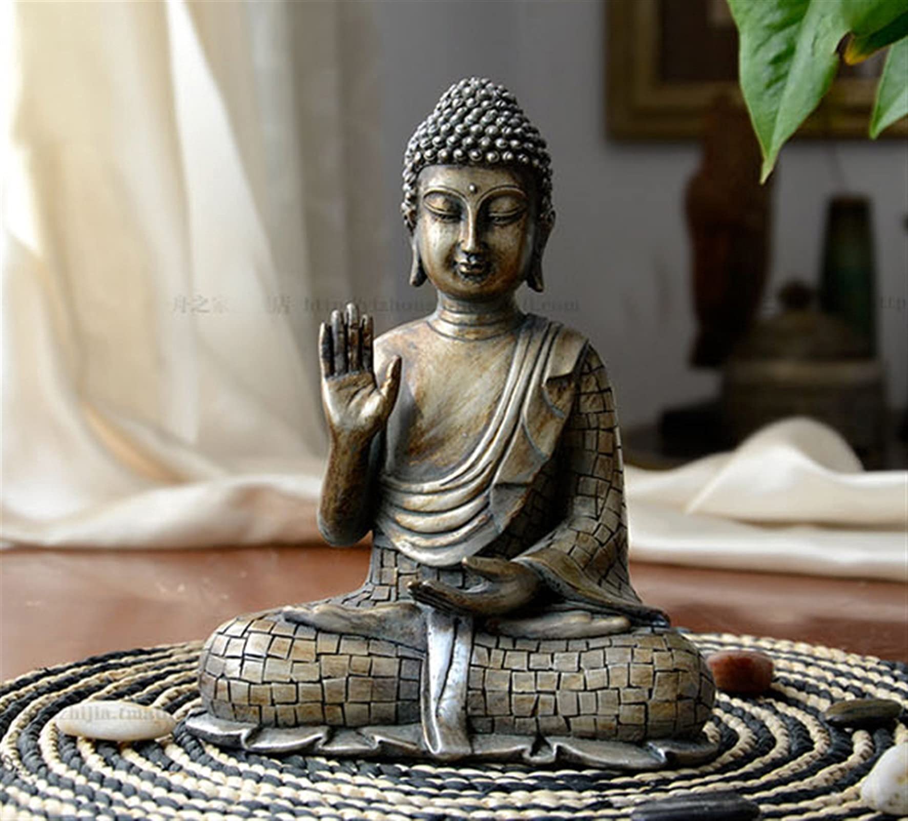 Statue bouddhiste de protection : créez un coin zen avec ce bouddha assis de Thaïlande