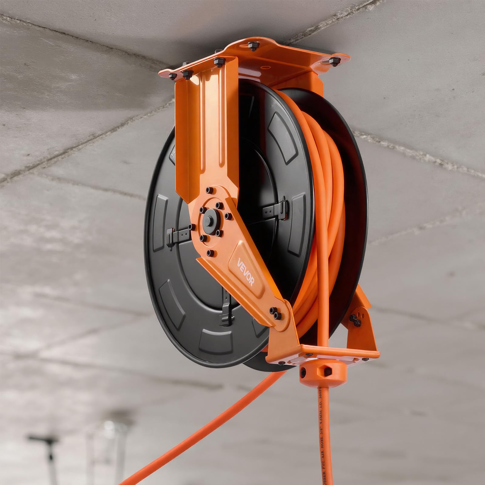 VEVOR Carrete de Manguera de Aire Retráctil 15 m x 9,5 mm, Manguera para Compresor de Aire Presión Máxima de 300 PSI, con Entrada de 1,52 m, Brazo Doble para Montaje en Techo o Pared, para Taller