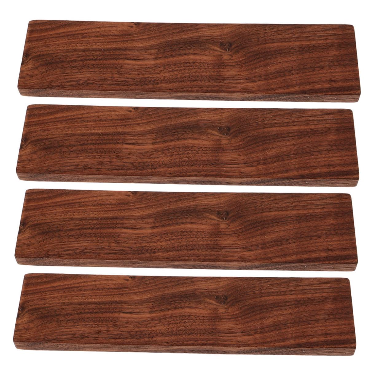 Planches de bois de noyer brut pour éliminer les éclats lors de vos coupes de menuiserie