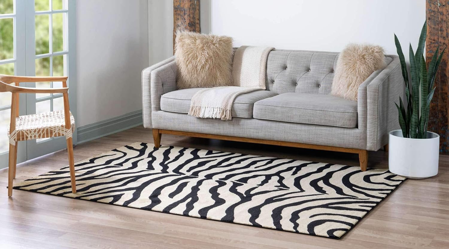Unique Loom Wildlife Collection Area Rug - Okapi (6' 1" x 9' Rectangle Cream/Black)