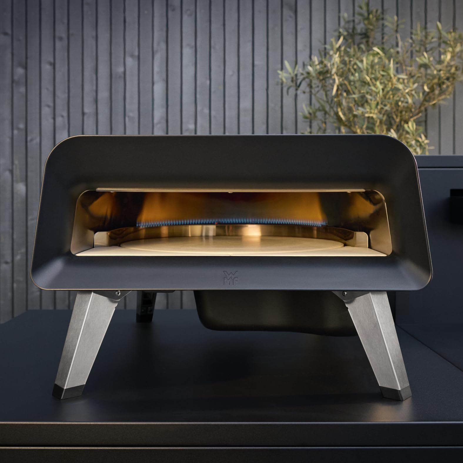 WMF Pizzaiolo Pro Pizzaofen, über 450°C Backtemperatur, großer Pizzastein (Ø 40 cm), automatische Drehmechanik, integrierte Temperaturüberwachung für perfekte Ergebnisse in 90 Sek., Gas Pizzaofen