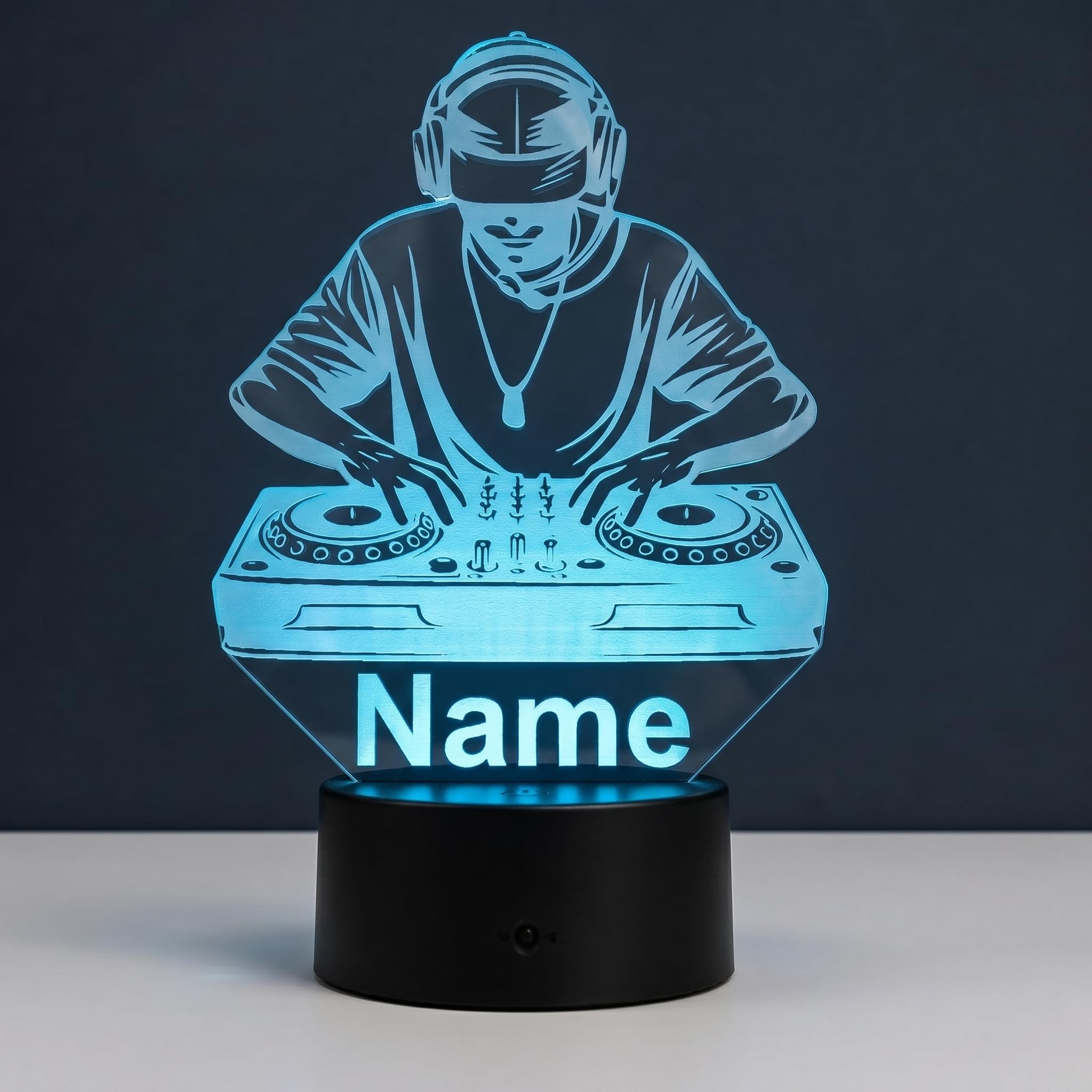 Personalisierte DJ Lampe – LED Nachtlicht mit Name & Gravur – Geschenkidee für DJs, Musikliebhaber & Clubfans – Musik Deko Lampe, stimmungsvolles Licht & originelles DJ Geschenk