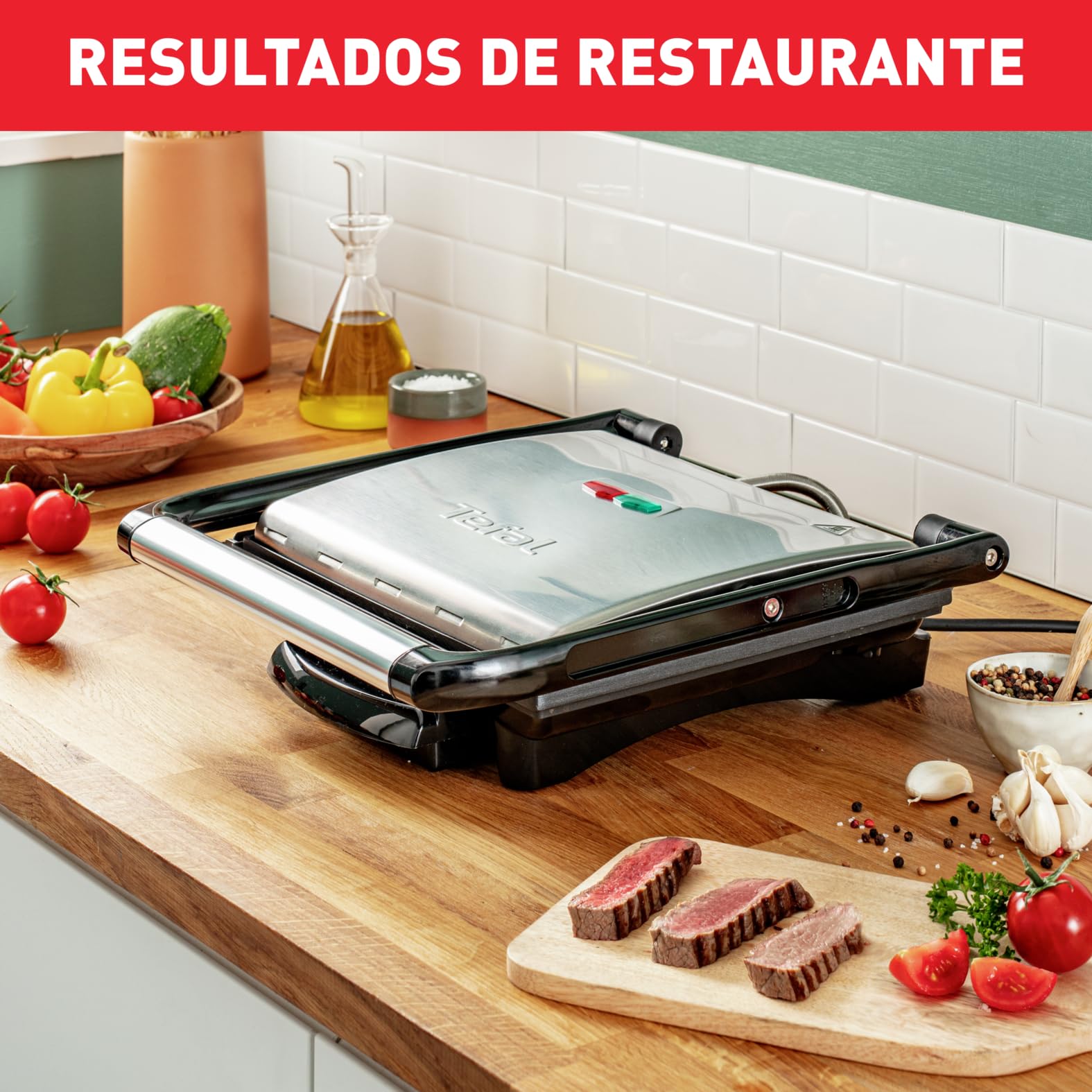 Tefal GC241D Grill con placas antiadherentes, Toque frío, Bandeja recoge jugos extraíble, Paninis, carne, pescado y asar verduras, Negro/Plateado, Potencia de 2000 W