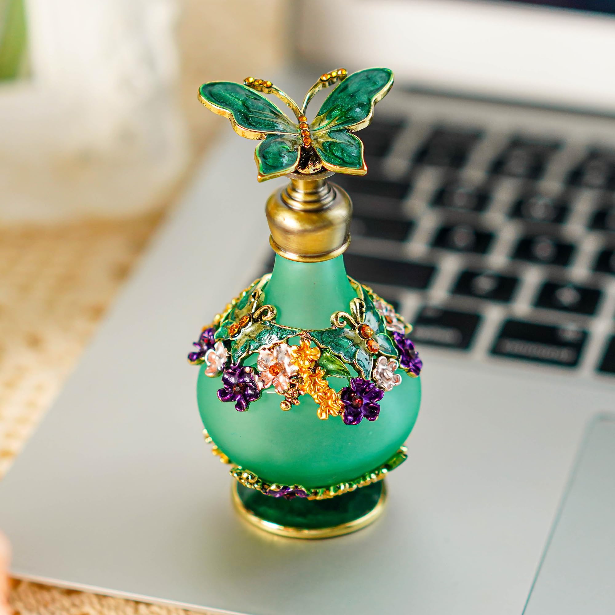 Vintage Crystal Perfume Bottles Empty Refillable Butterfly Flowers Decor Glass Perfume Bottle for Essential Oils