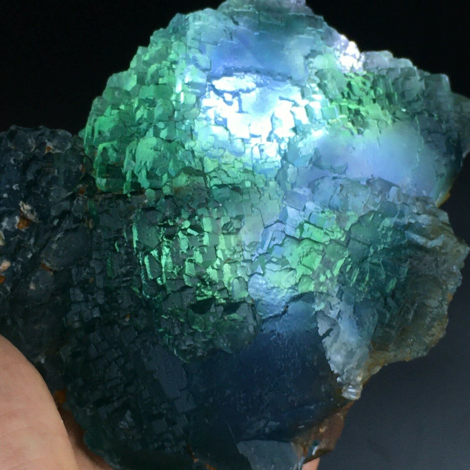 Amazon.co.jp: 天然水晶の原石 1058g 緑/青半透明台形蛍石結晶