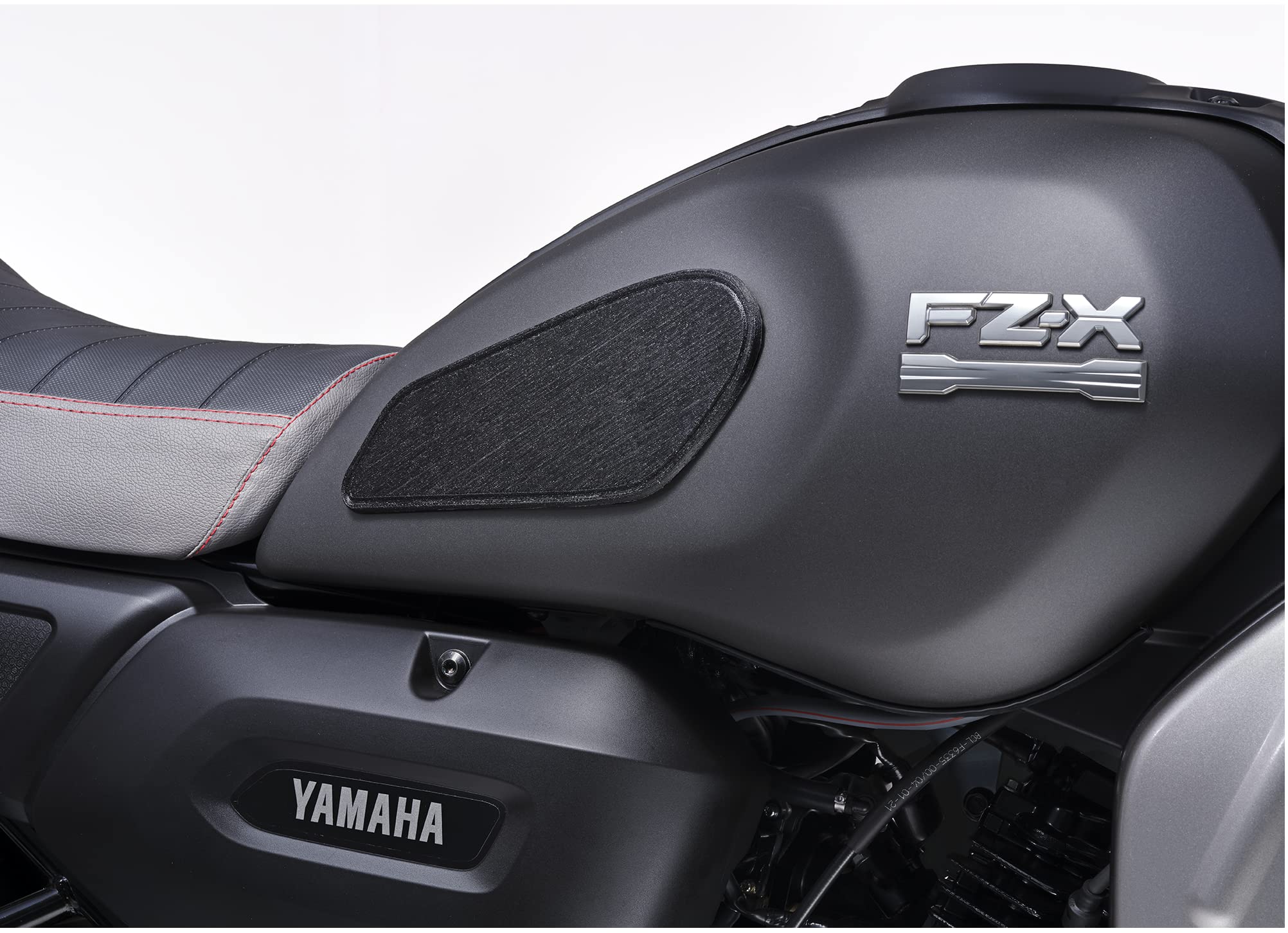 YAMAHA Polyester Bike Knee Tank Pad for Fzx15 (Y6A00Wtkpd21), Matt Black - Image 5 thumbnail